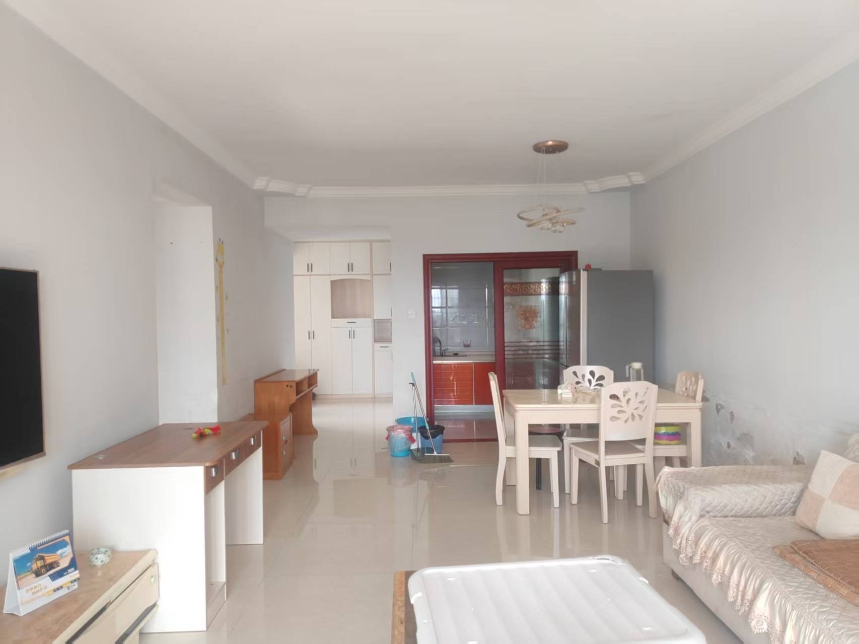 锦江丽都 2室2厅1卫 146.0万 锦江丽都 2室2厅1卫 146.0万客厅