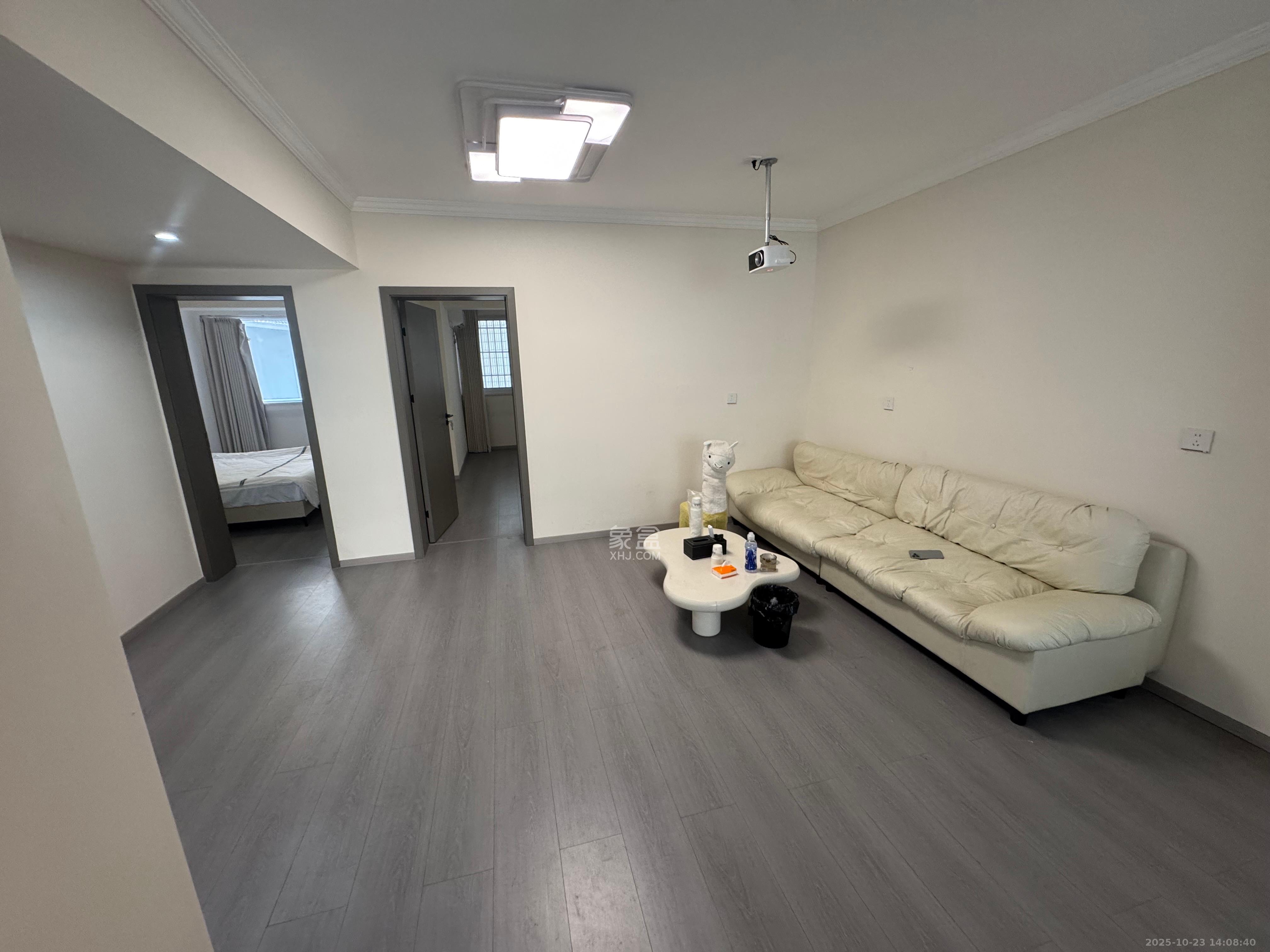 新世界百货（湖南供销大厦）  3室2厅2卫    4500.0元/月室内图1