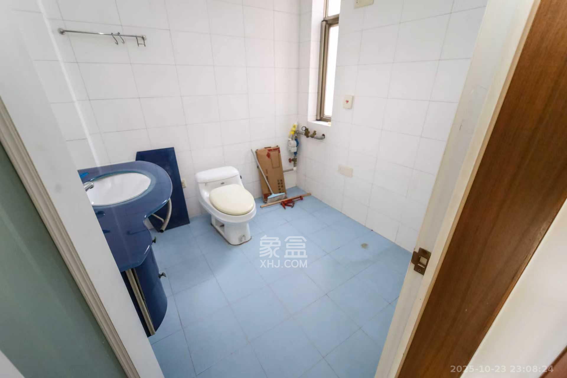 长沙市建筑工程质监站宿舍(质监局宿舍)  4室2厅2卫    3200.0元/月 长沙市建筑工程质监站宿舍(质监局宿舍)  4室2厅2卫    3200.0元/月室内图