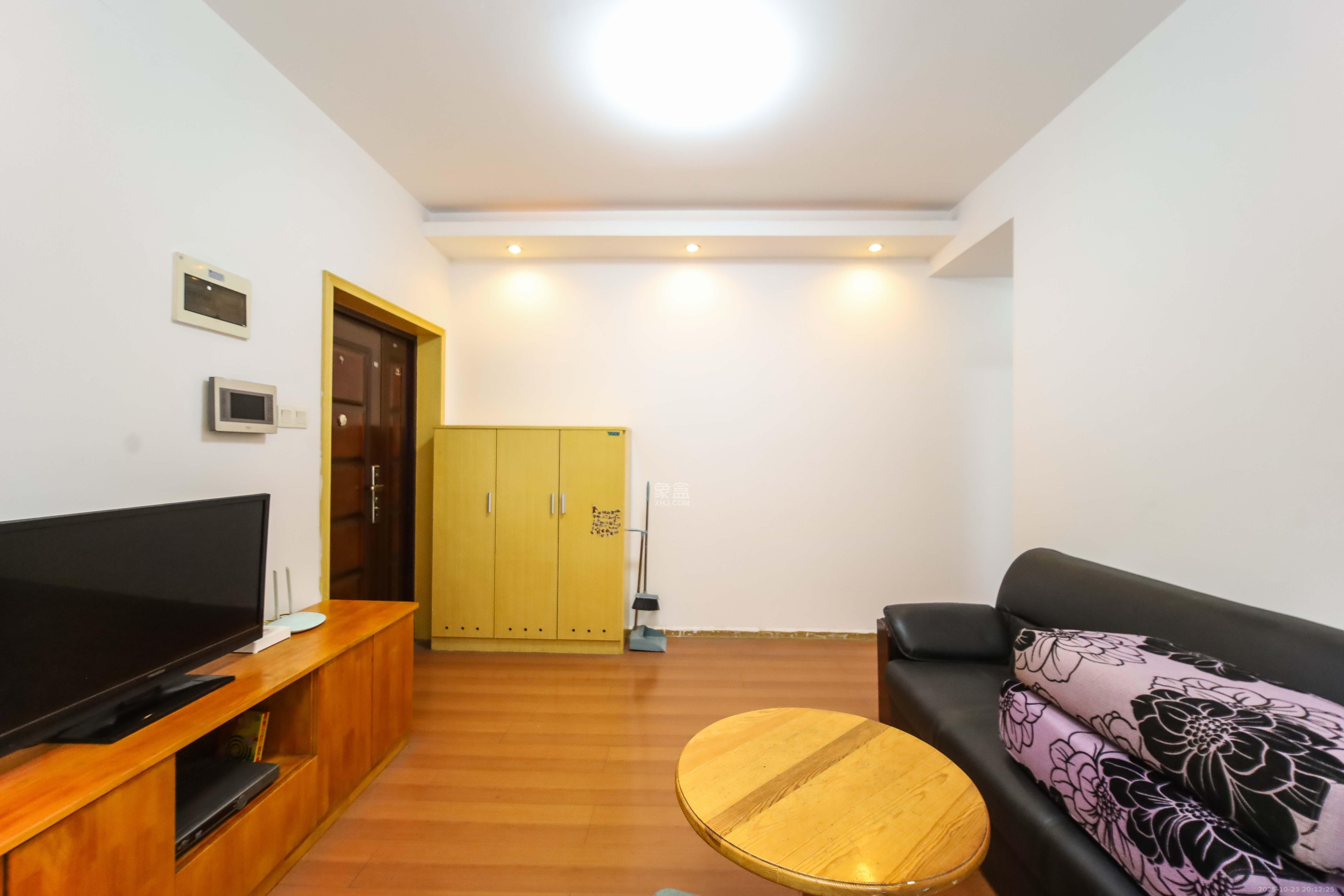 上东辛顿公寓 1室1厅1卫 28.0万 上东辛顿公寓 1室1厅1卫 28.0万客厅