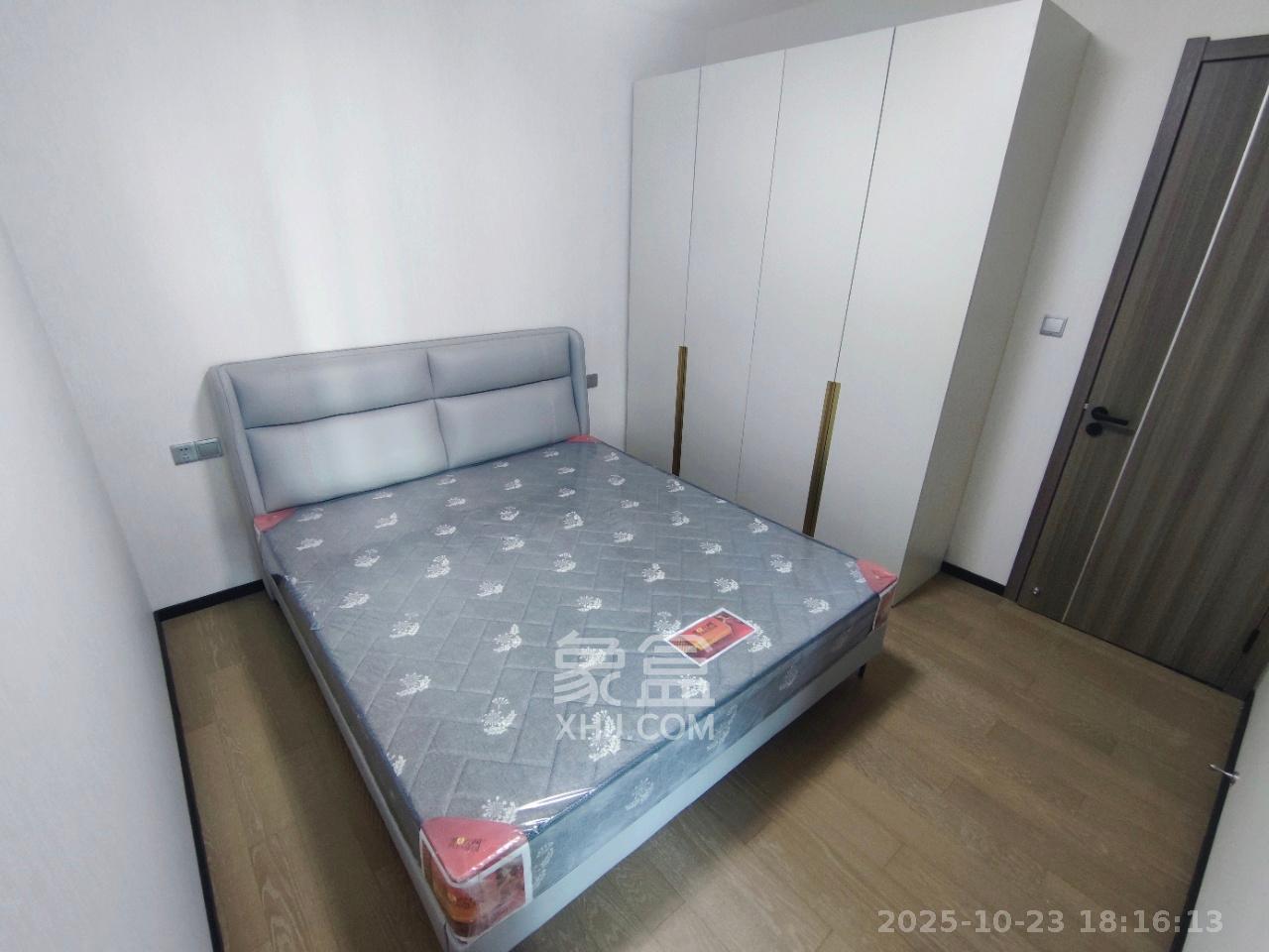 中海阅溪府  3室2厅2卫    3000.0元/月室内图