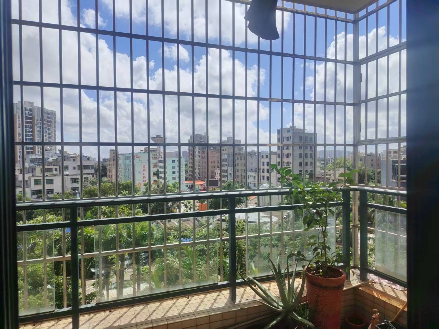 锦江丽都  2室2厅1卫    146.0万客厅