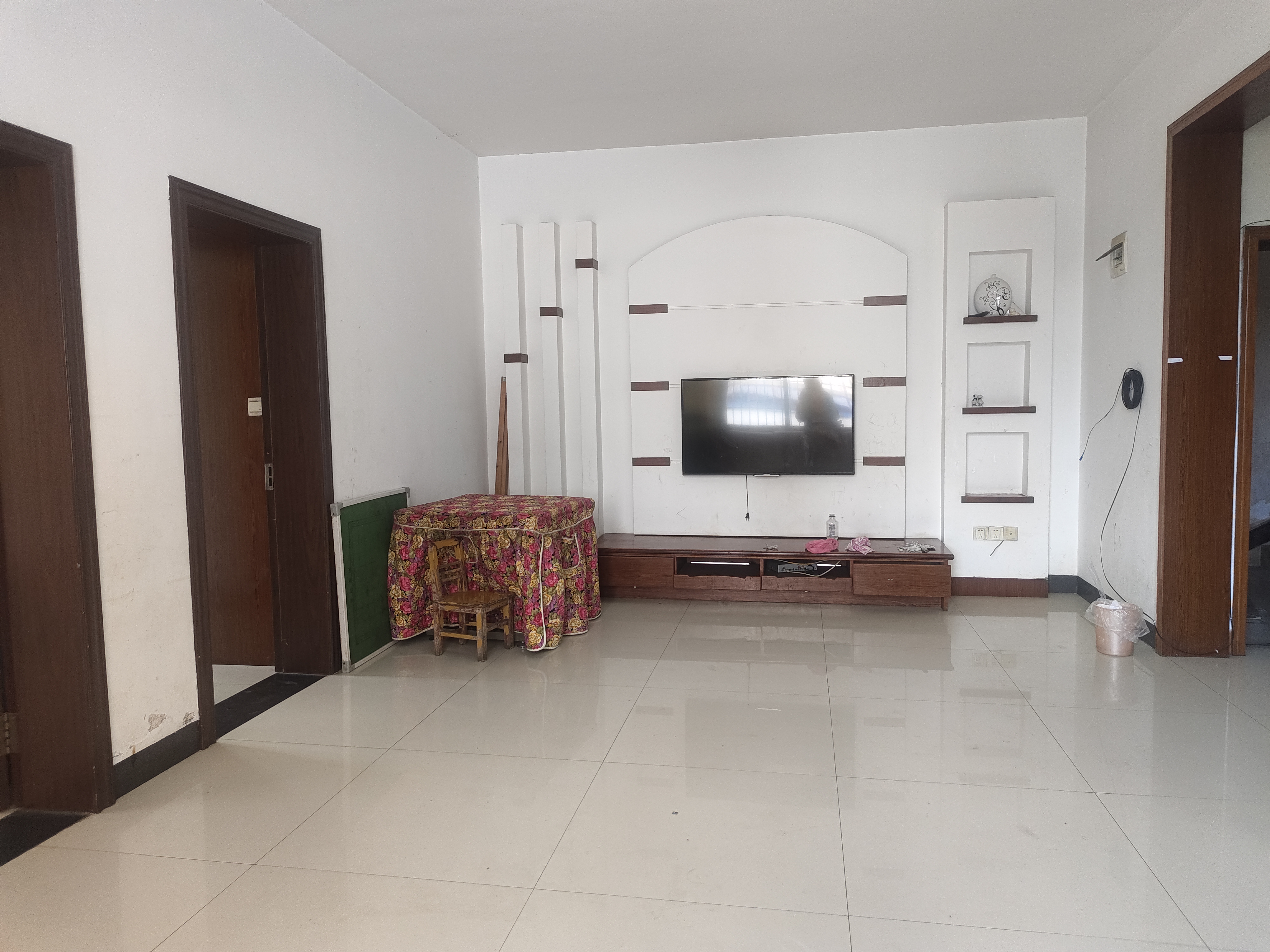 金谷市场 1室0厅0卫 45.0万 金谷市场 1室0厅0卫 45.0万客厅