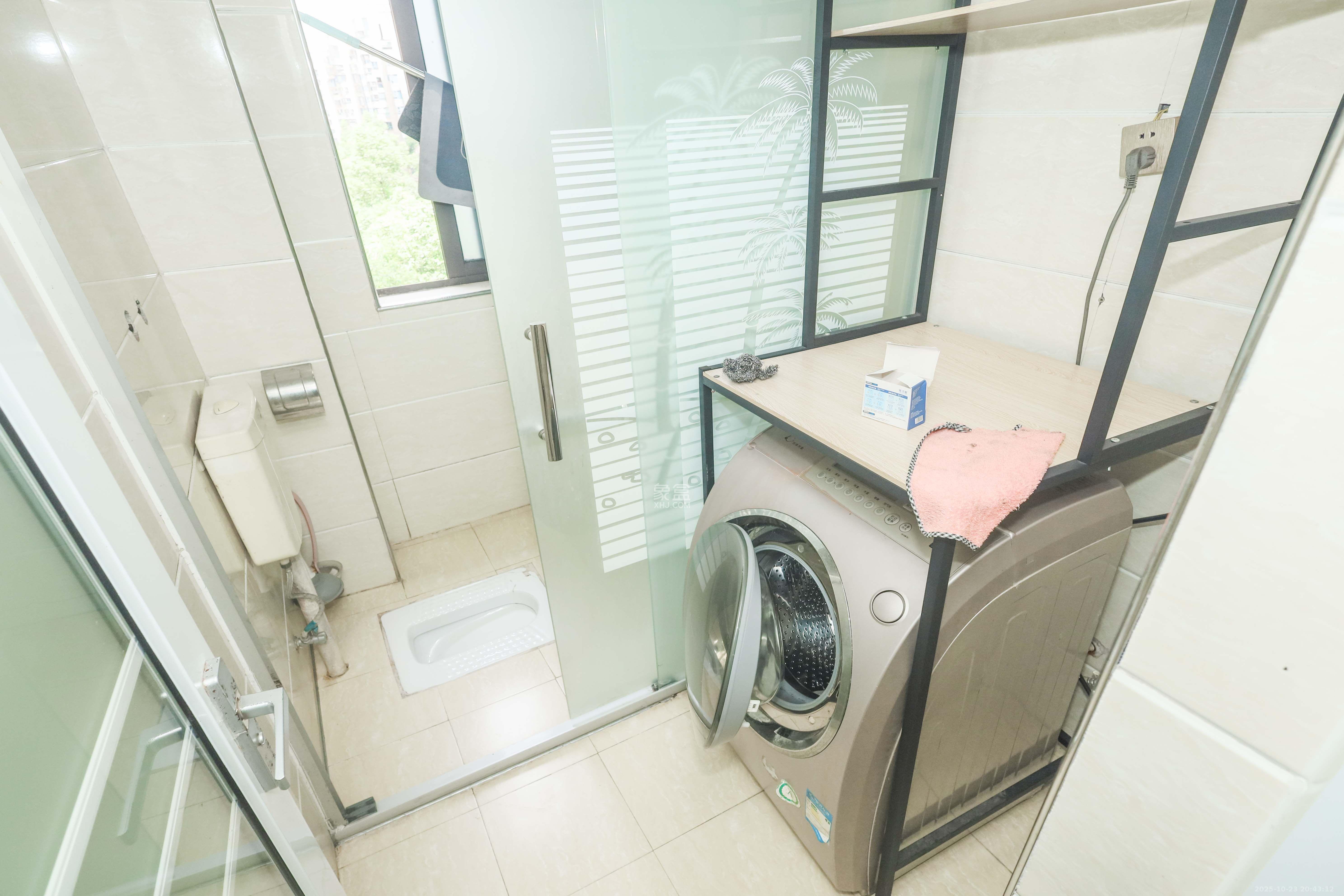 保利麓谷林语E区  3室2厅1卫    2400.0元/月室内图