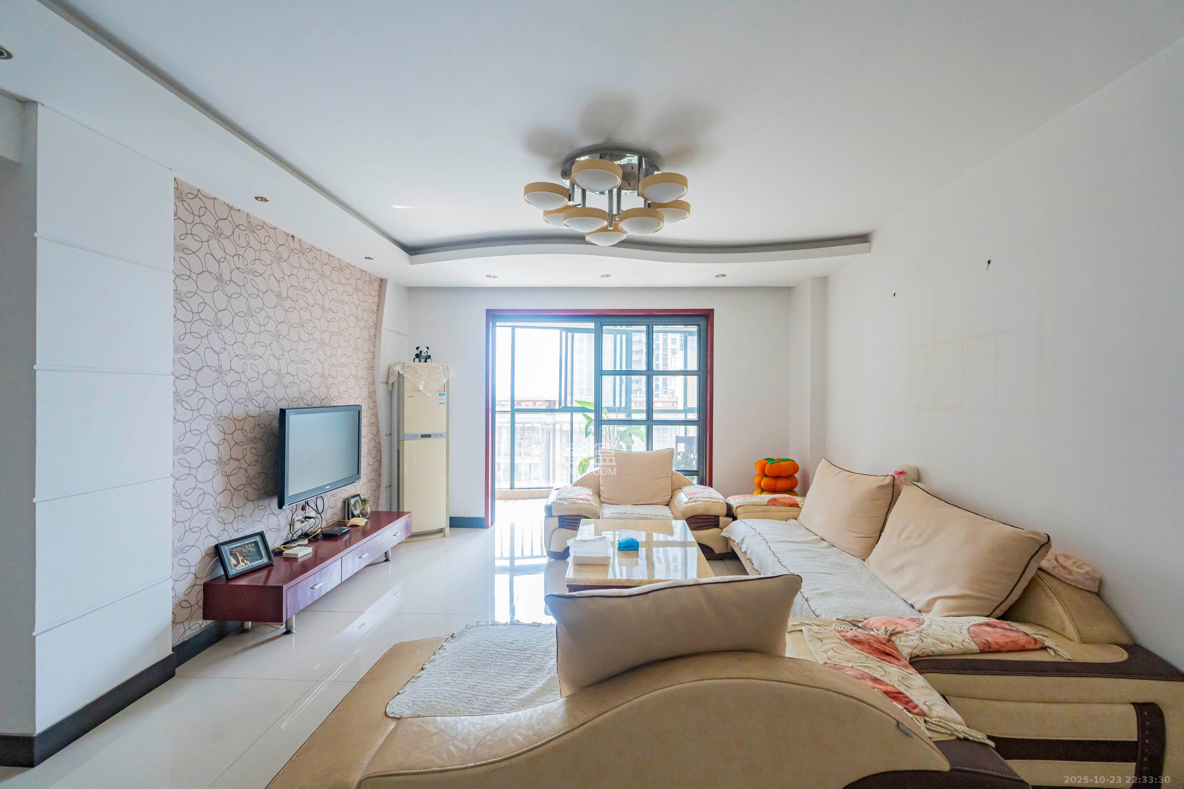 佳阳悦景馨都  2室2厅2卫    68.8万