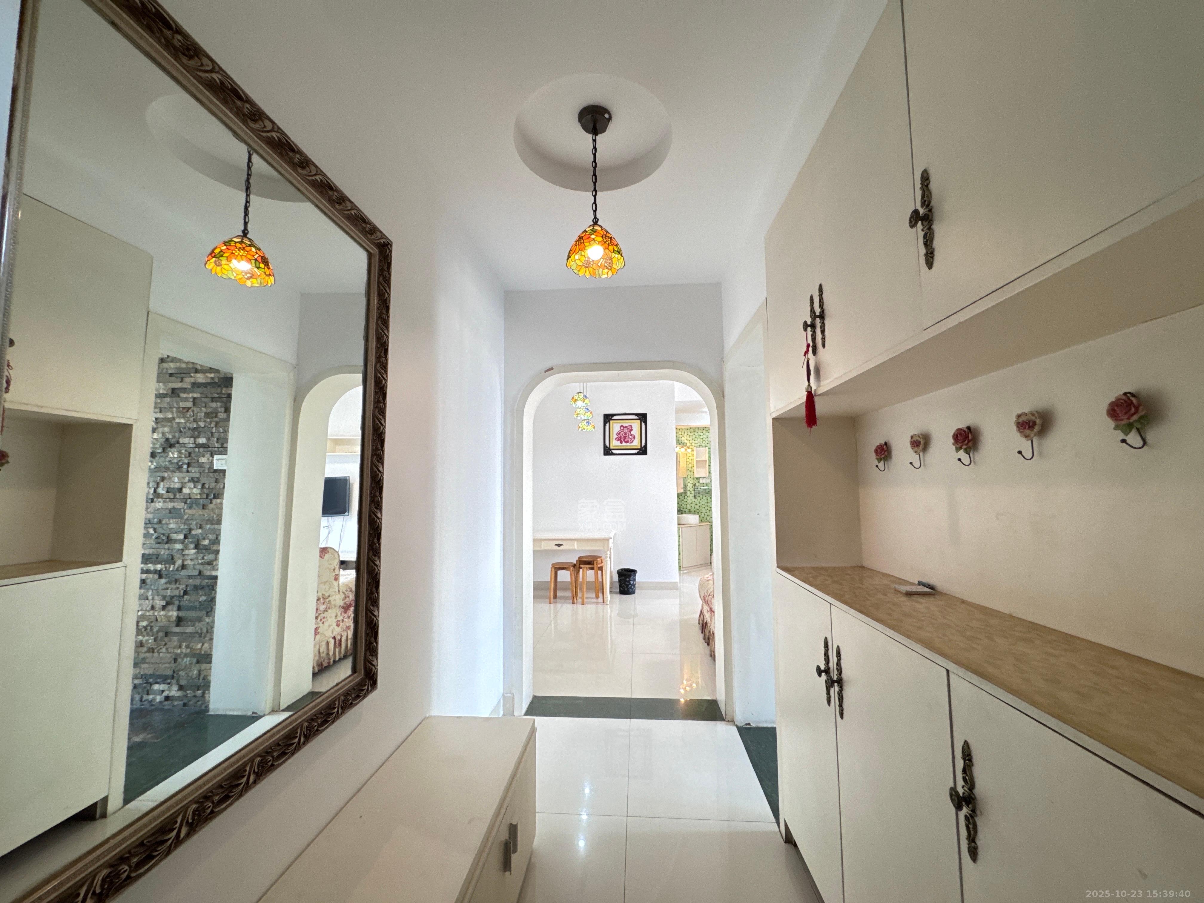 岳泰理想城  3室2厅1卫    2700.0元/月