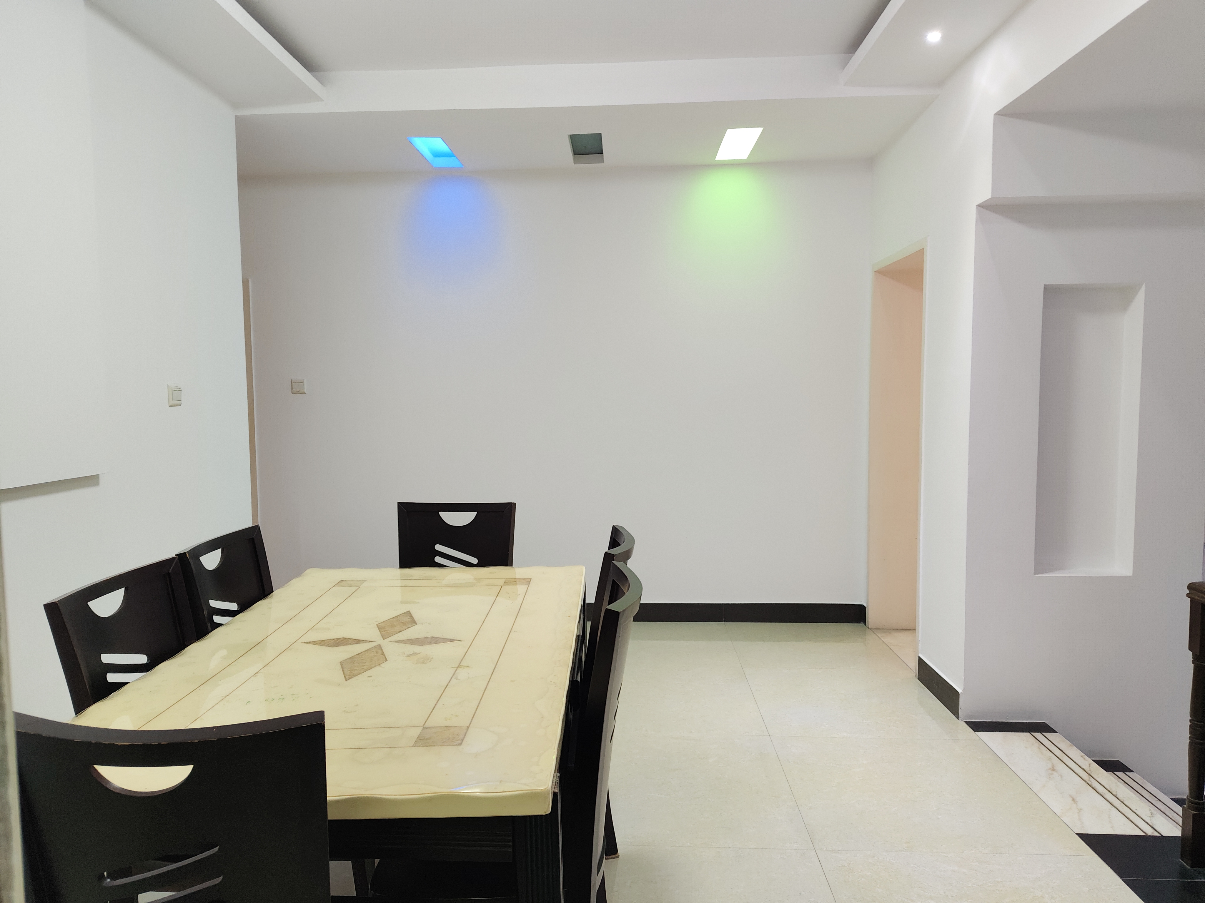 丽景雅苑  1室2厅2卫    40.0万客厅