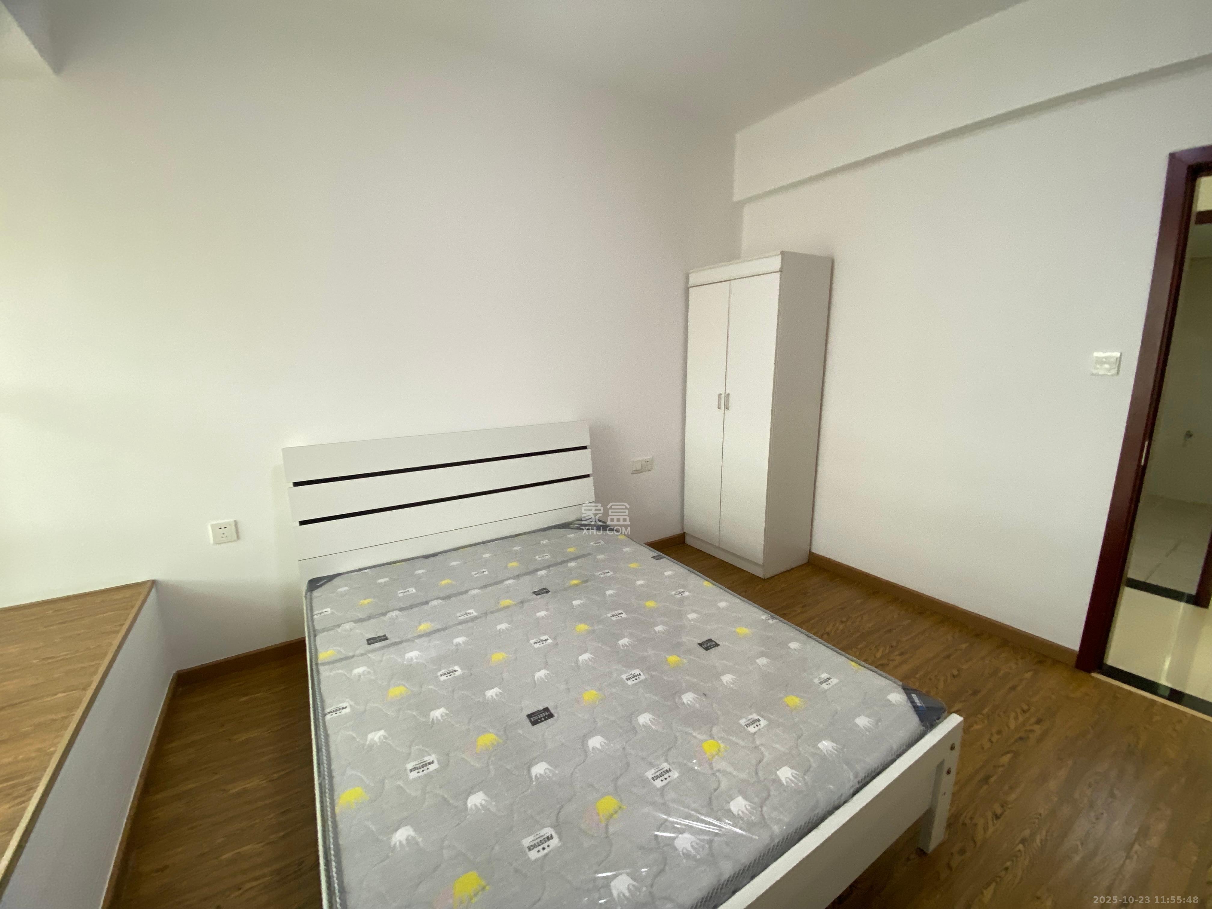 新城新世界一二三期  3室2厅1卫    2500.0元/月室内图