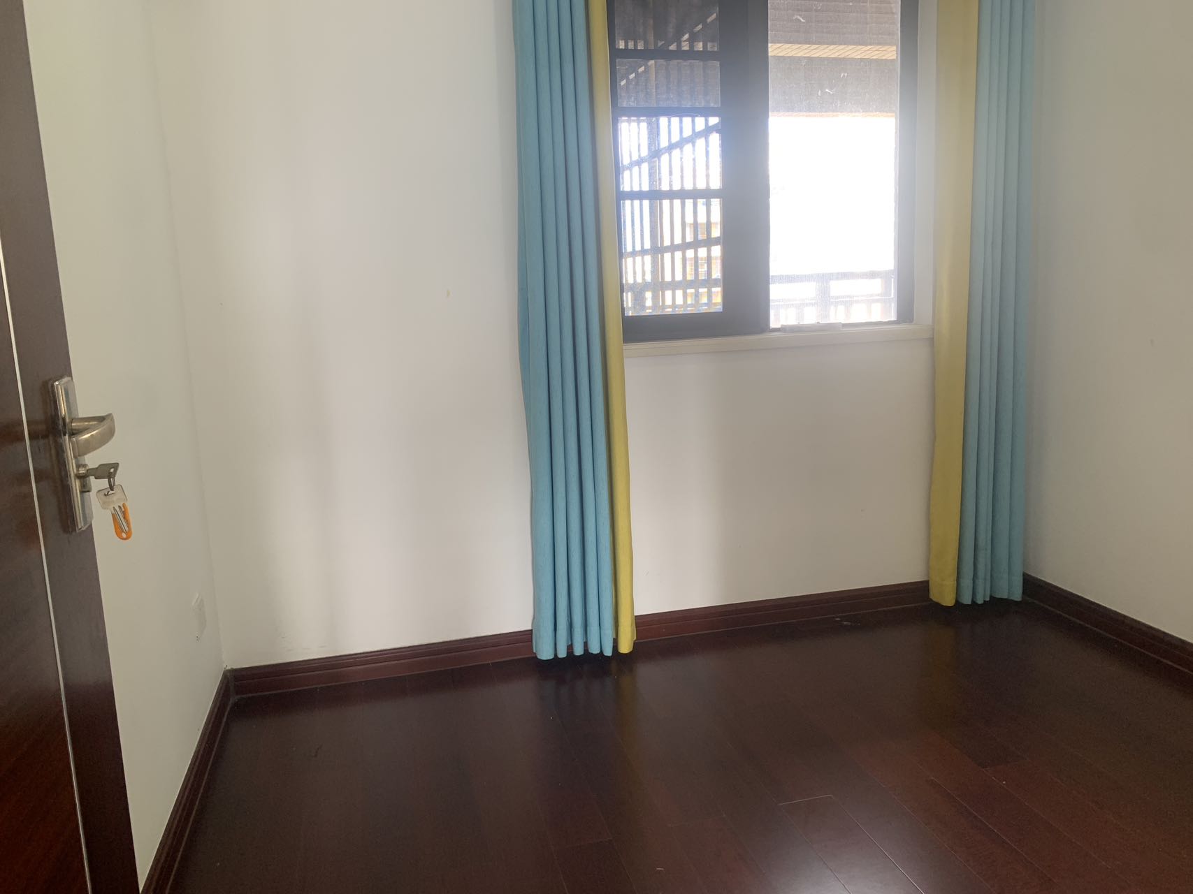 中海锦城  3室2厅2卫    158.0万 中海锦城  3室2厅2卫    158.0万客厅