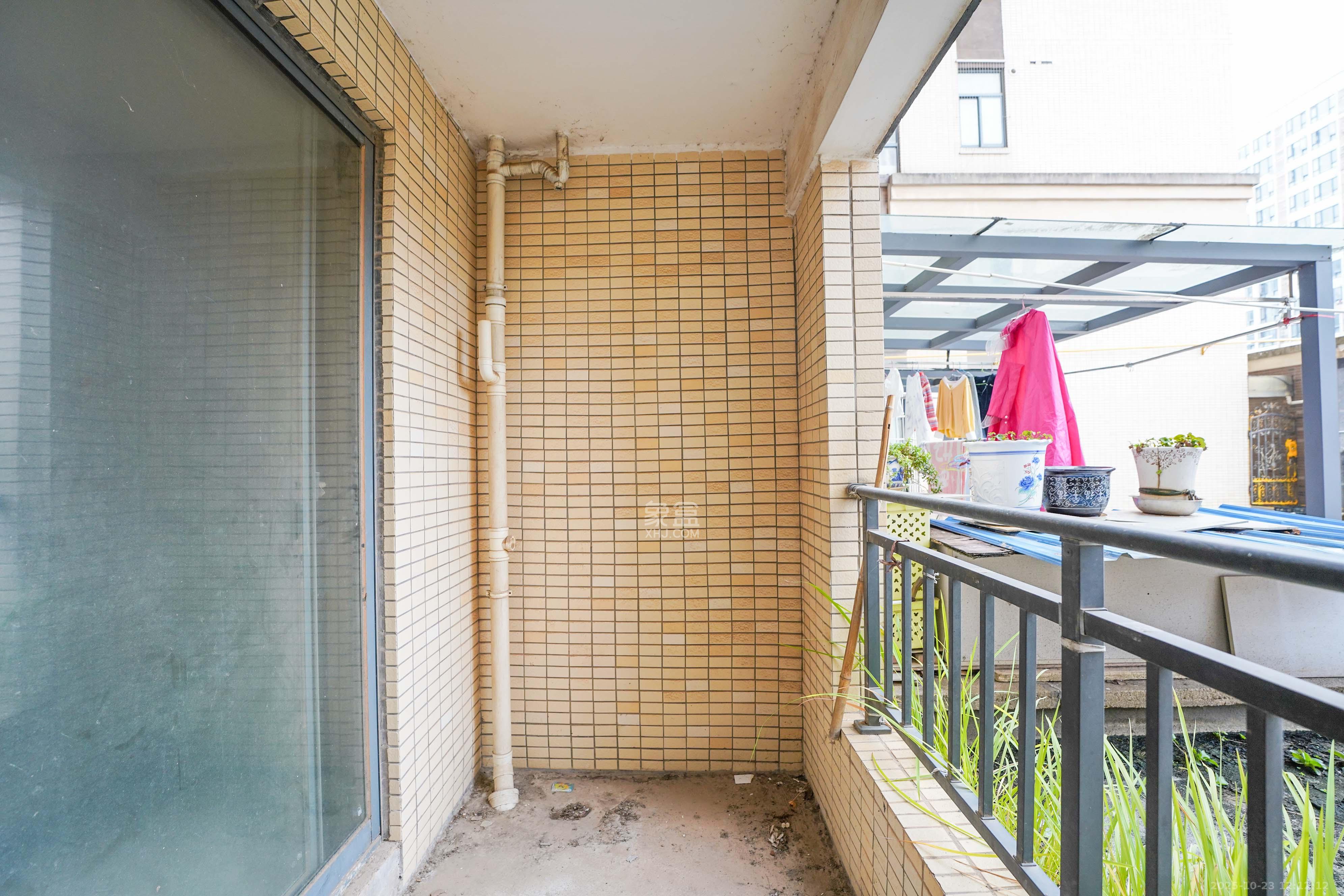 五矿紫湖香醍  3室2厅2卫    70.0万 五矿紫湖香醍  3室2厅2卫    70.0万阳台