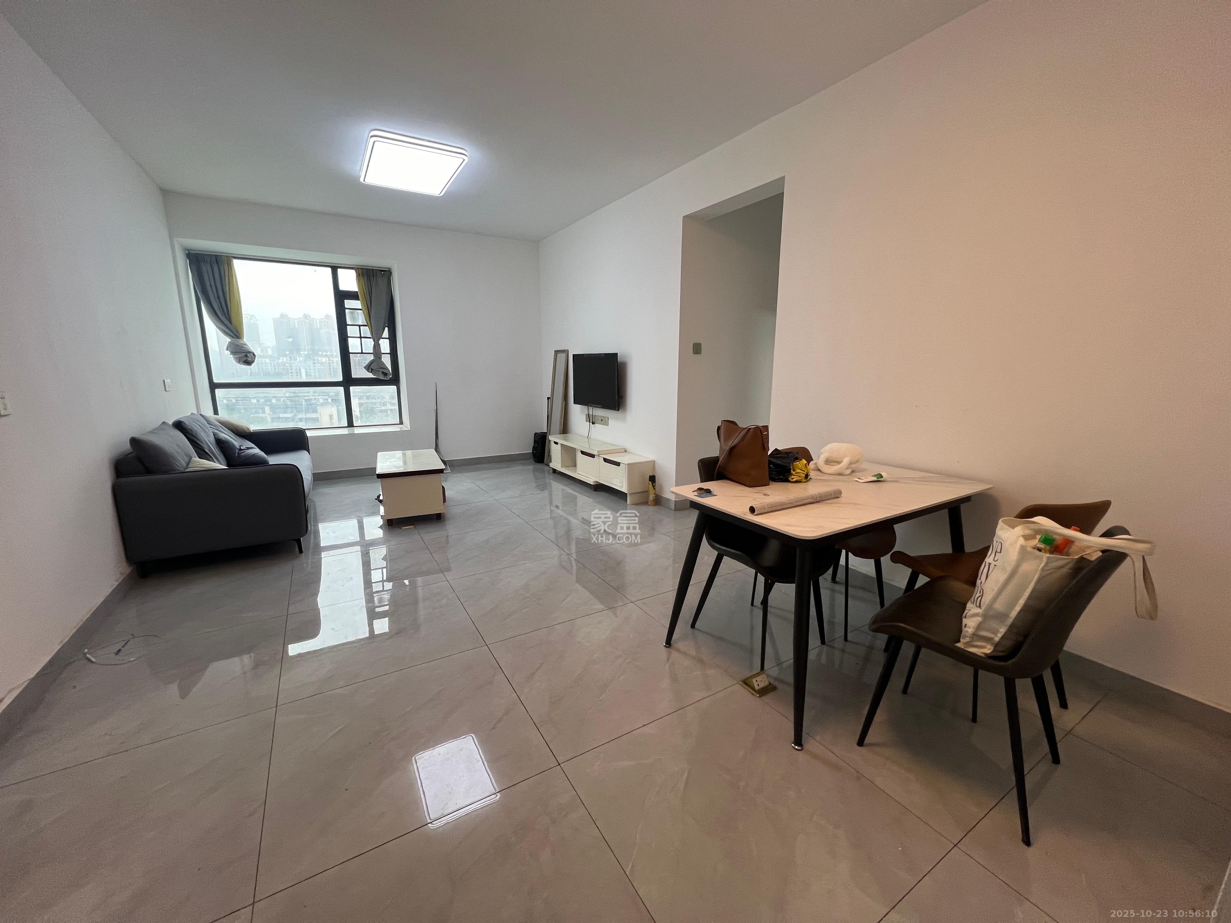 金领家族  3室1厅1卫    2200.0元/月室内图