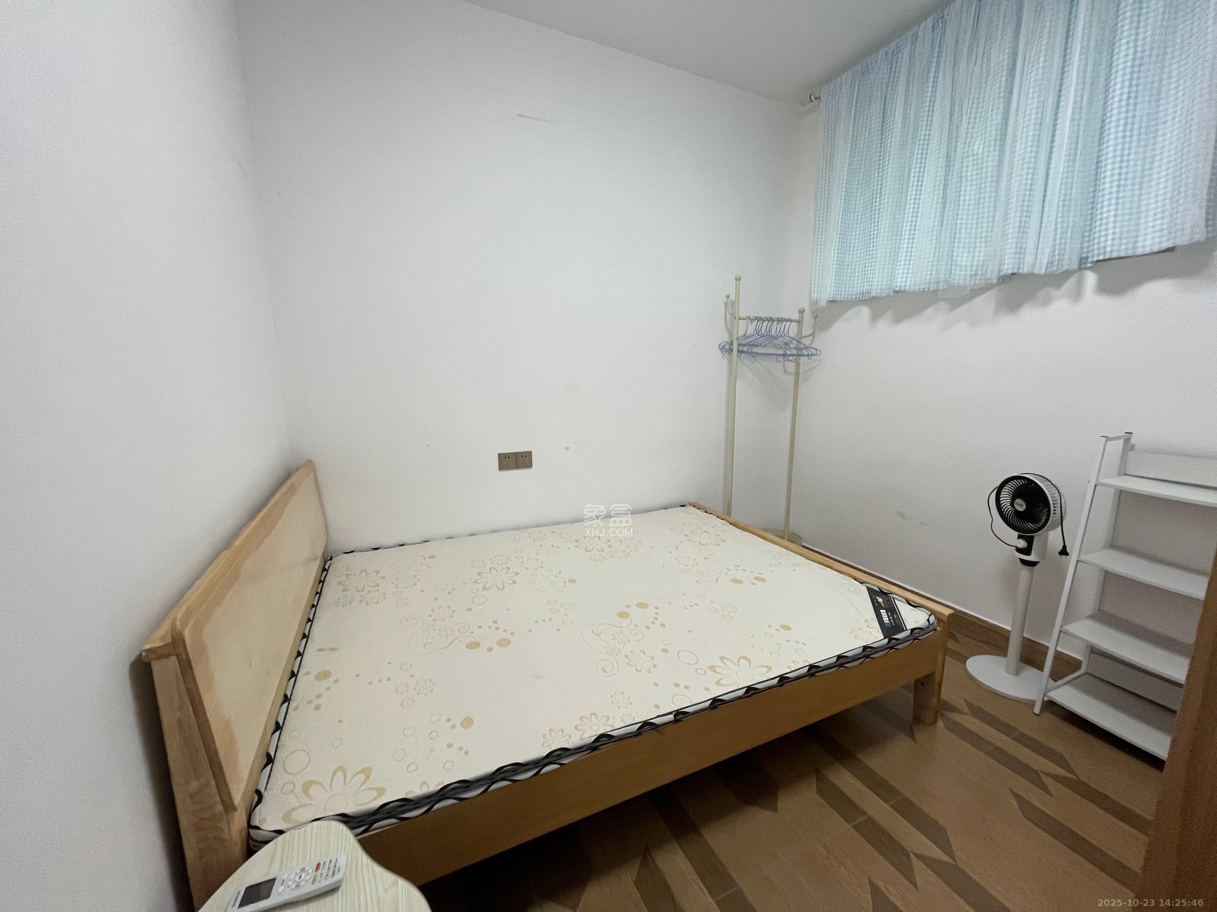 五一新村安置小区(永定社区、永兴社区、永祥社区) 2室1厅1卫 1800.0元/月 五一新村安置小区(永定社区、永兴社区、永祥社区) 2室1厅1卫 1800.0元/月室内图