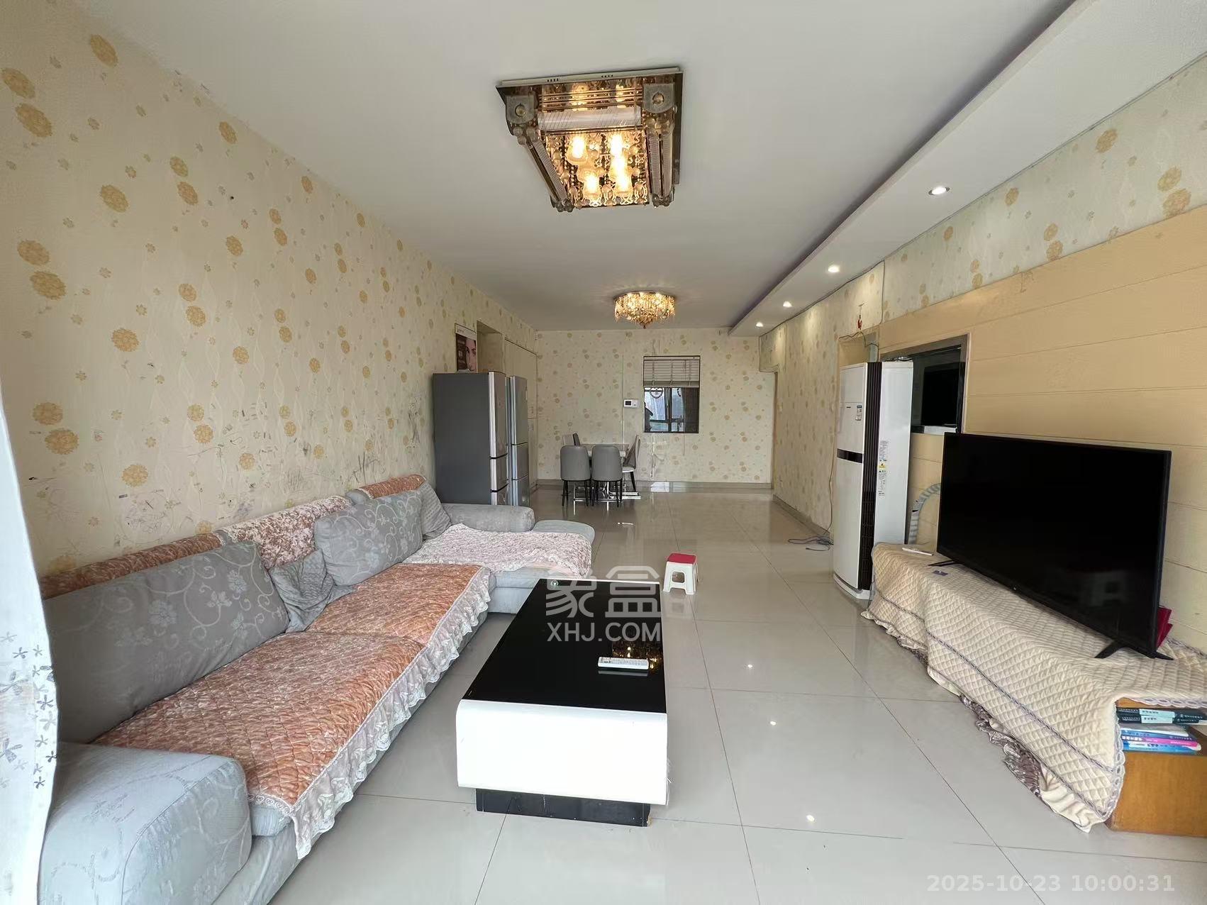 岳泰理想城 3室2厅2卫 3100.0元/月 岳泰理想城 3室2厅2卫 3100.0元/月室内图