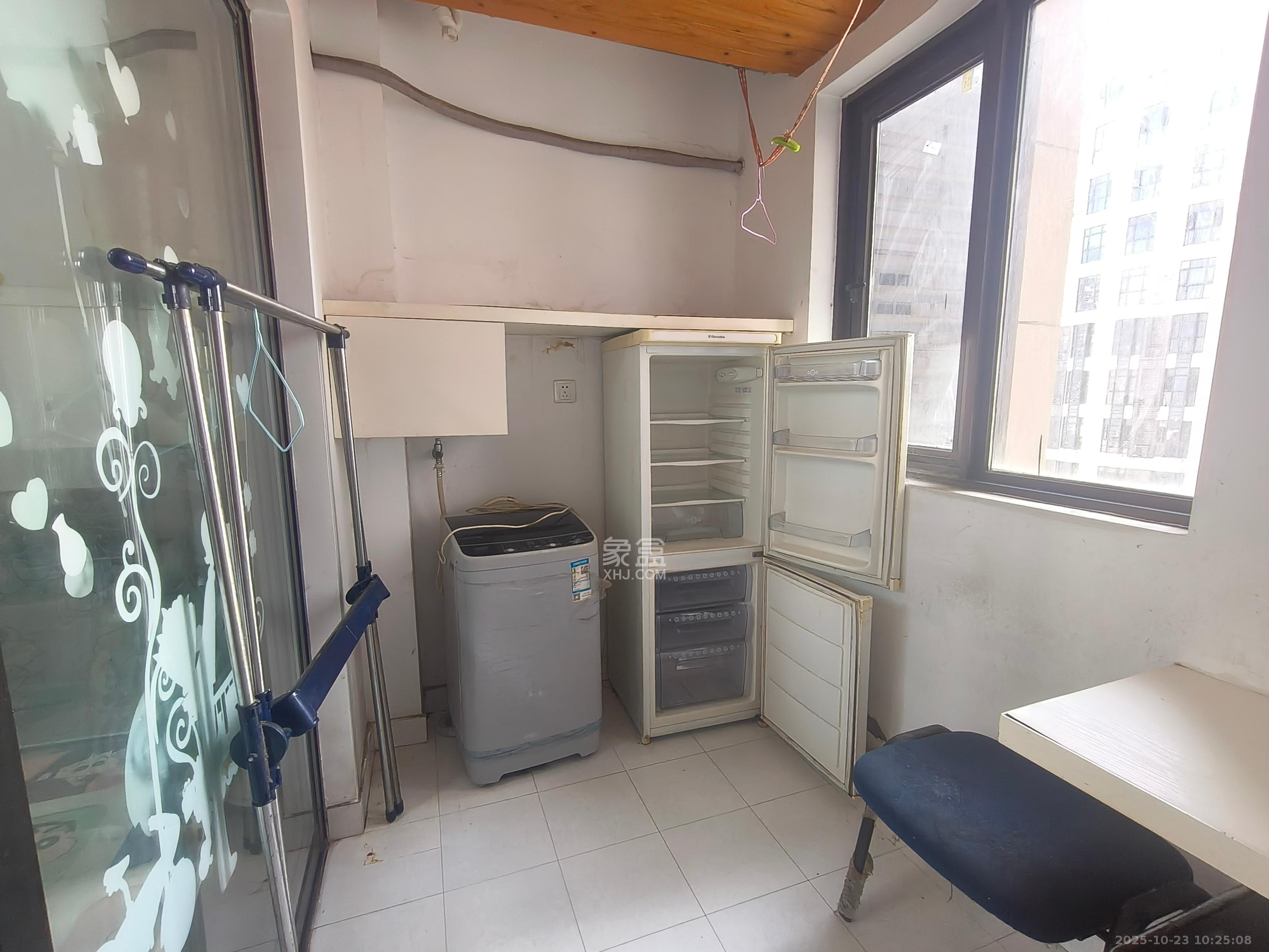 铂宫  1室1厅1卫    1700.0元/月 铂宫  1室1厅1卫    1700.0元/月室内图