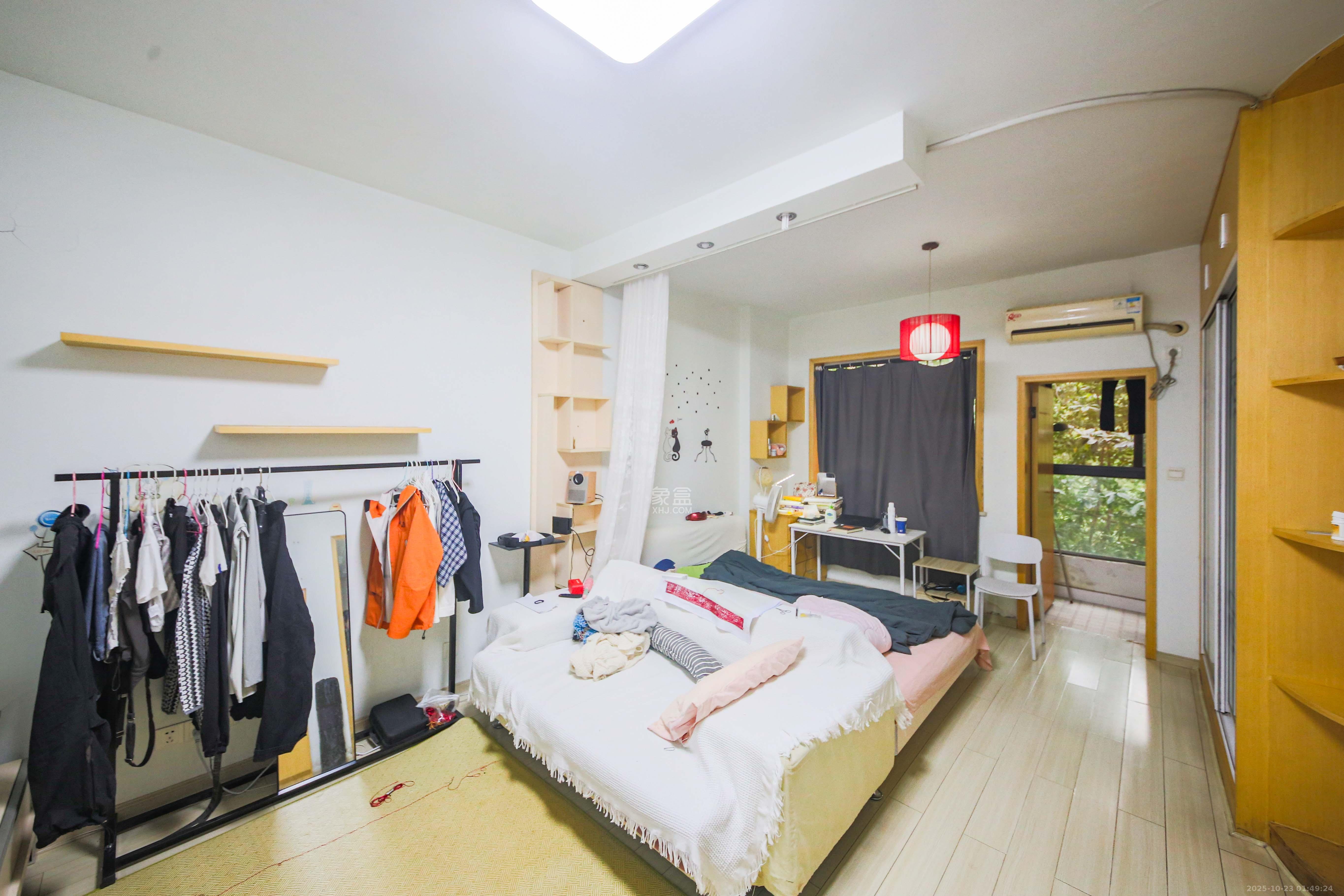 满庭芳小区  1室1厅1卫    40.0万卧室