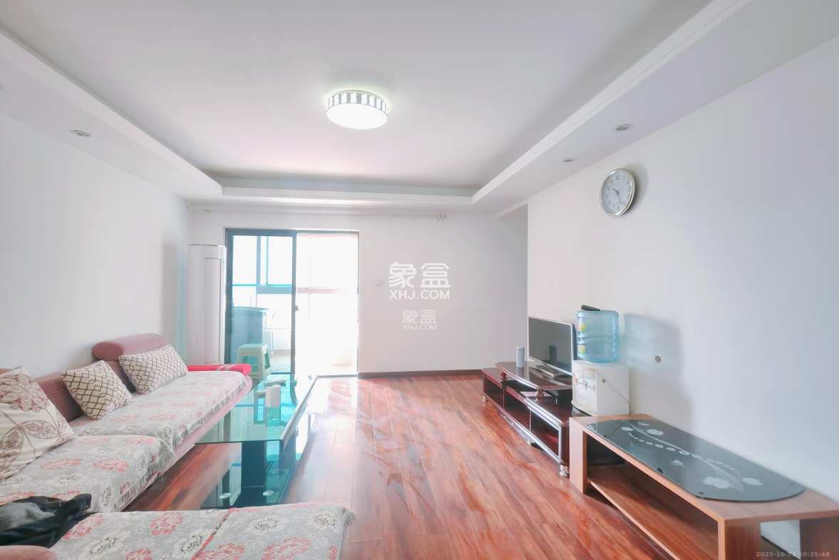 绿地中央广场 3室2厅1卫 2500.0元/月 绿地中央广场 3室2厅1卫 2500.0元/月室内图