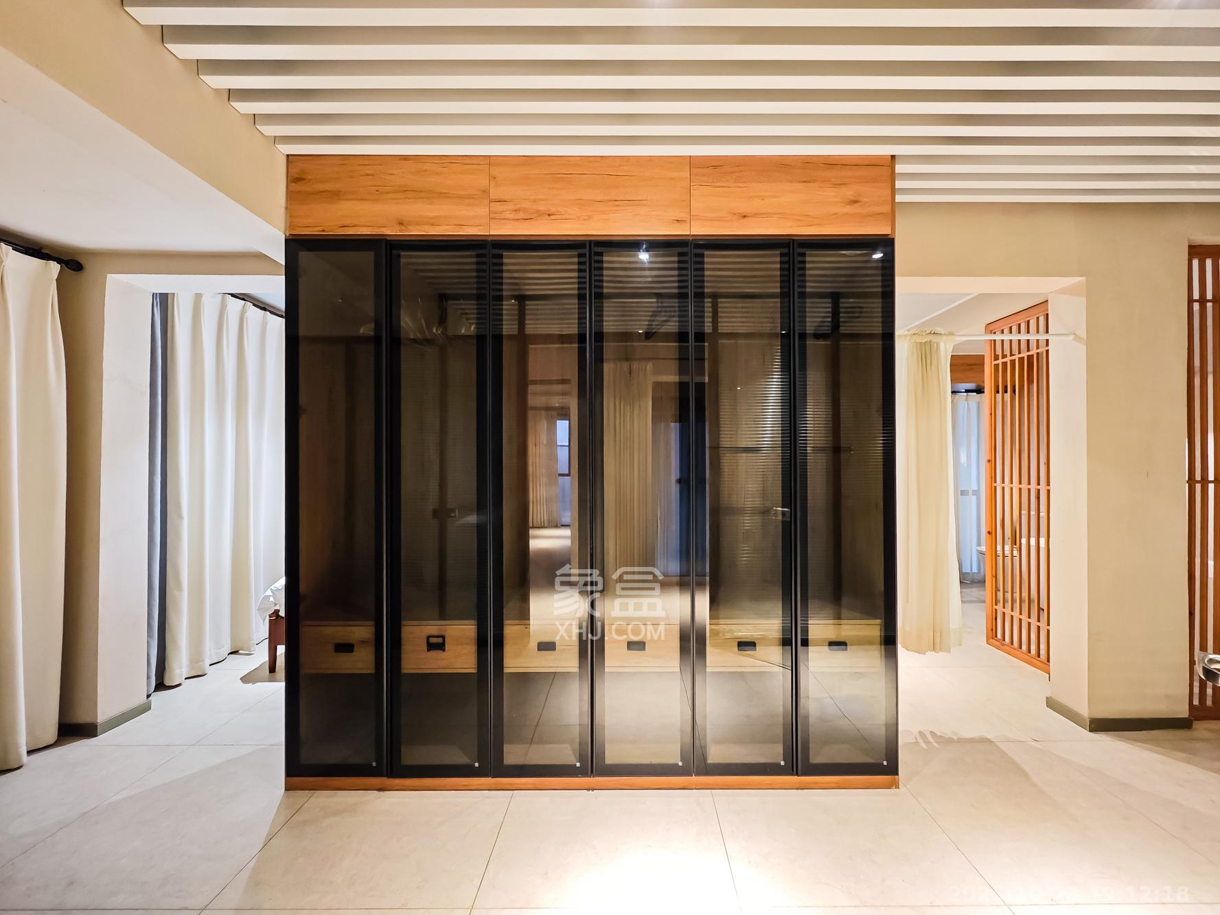 绿地海外滩一期 5室2厅3卫 380.0万 绿地海外滩一期 5室2厅3卫 380.0万其他