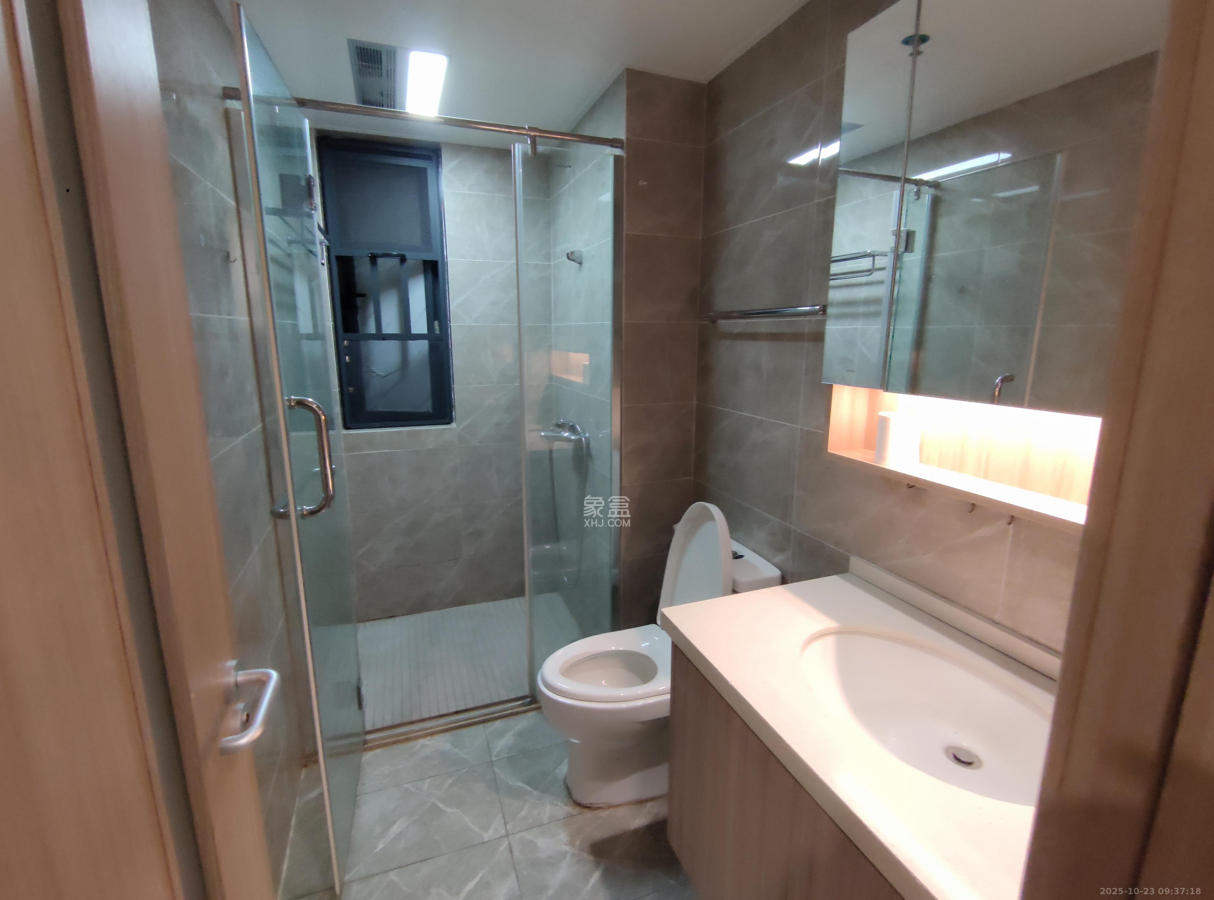 南山梅溪一方  3室2厅2卫    3000.0元/月 南山梅溪一方  3室2厅2卫    3000.0元/月室内图