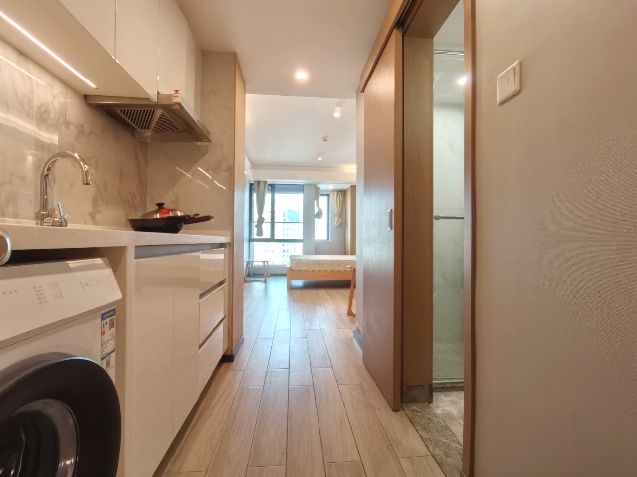 融创精彩天地  1室1厅1卫    2200.0元/月室内图