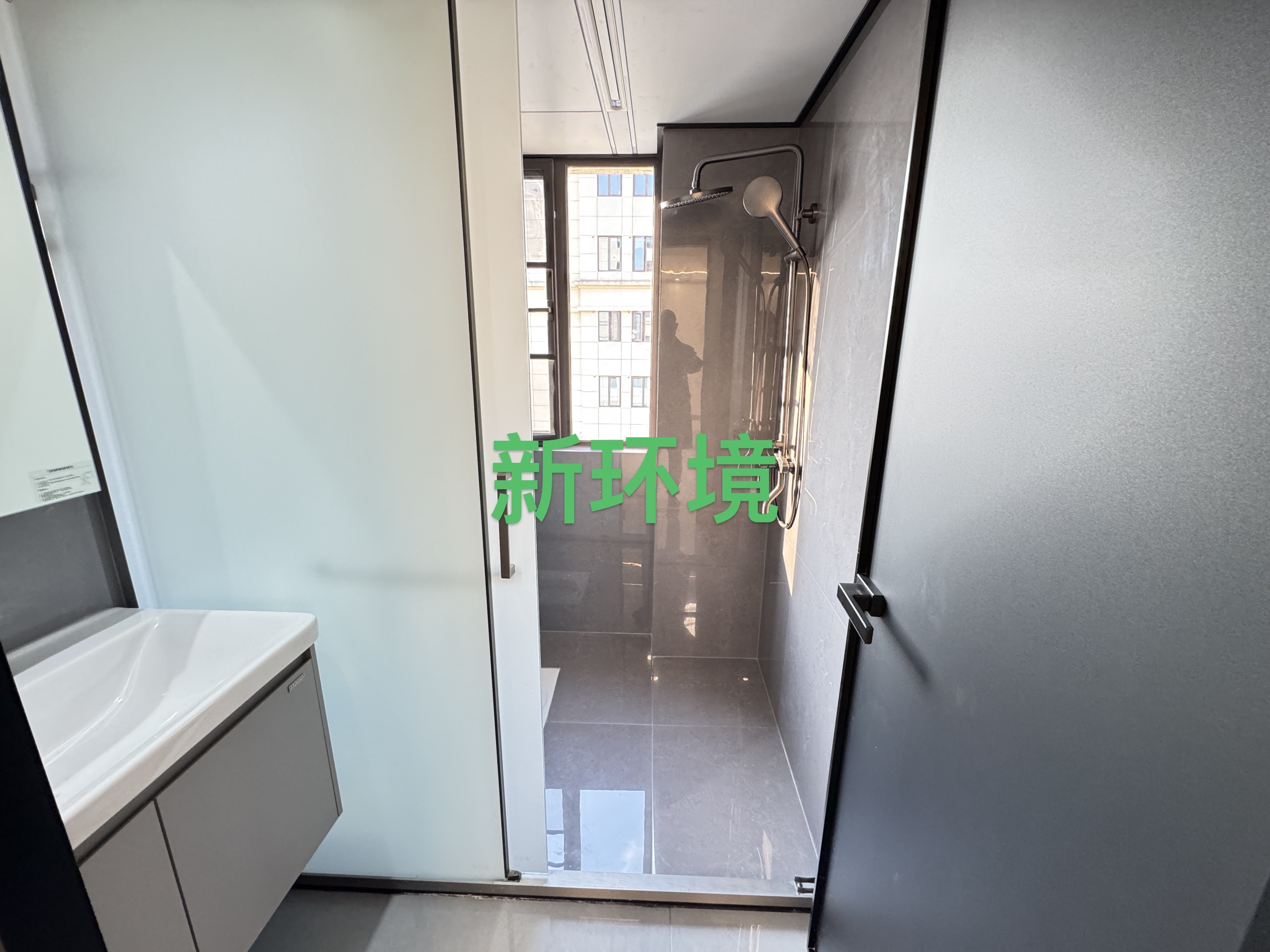 江与城  3室2厅2卫    110.8万客厅