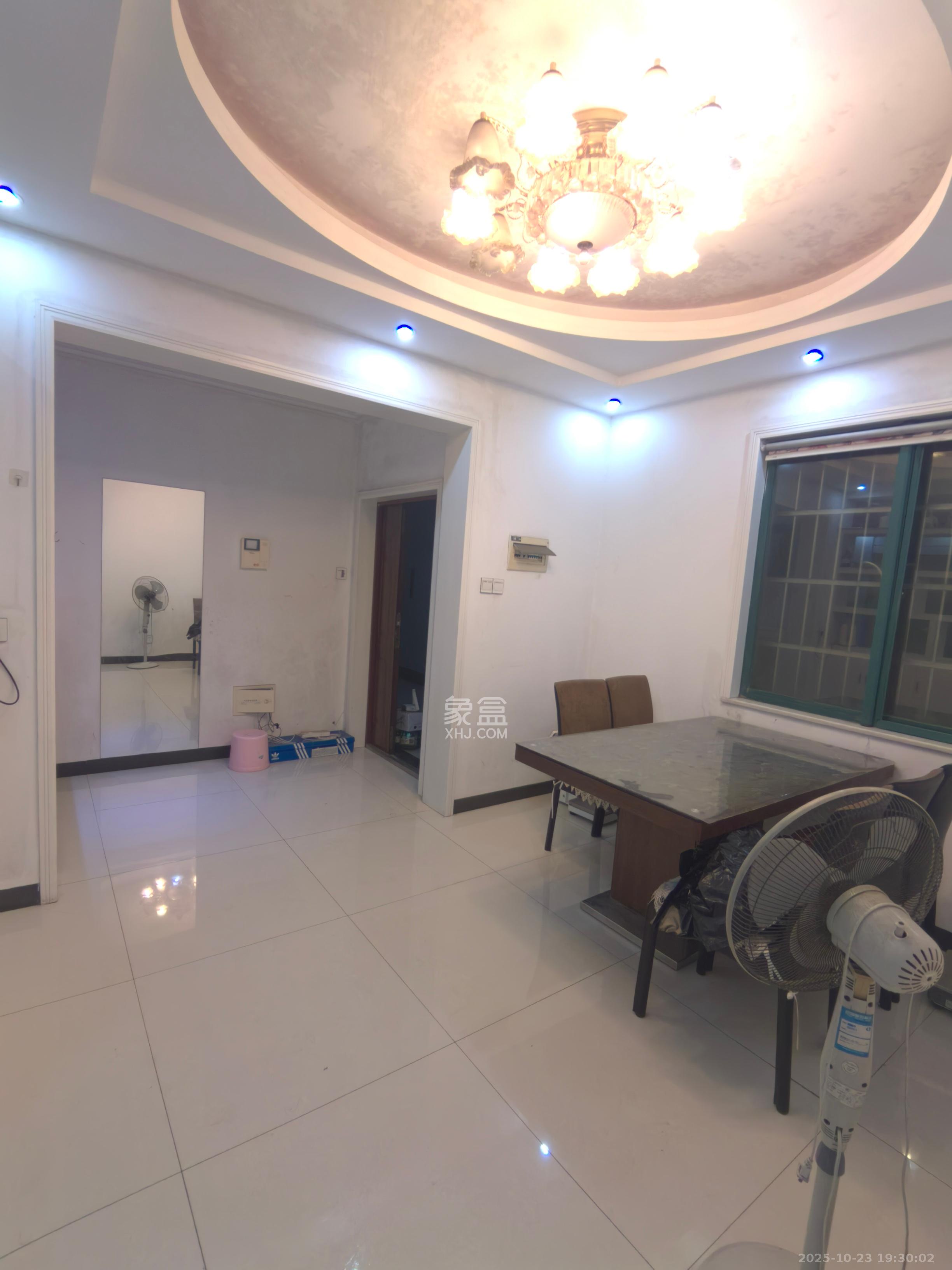 瑞凯景城苑(一、二期)  1室0厅0卫    1600.0元/月 瑞凯景城苑(一、二期)  1室0厅0卫    1600.0元/月室内图