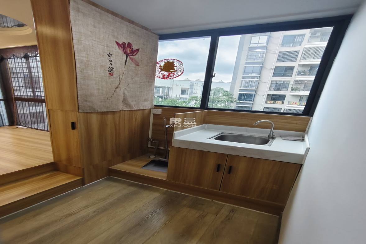 西岭华庭 4室2厅2卫 4200.0元/月 西岭华庭 4室2厅2卫 4200.0元/月室内图