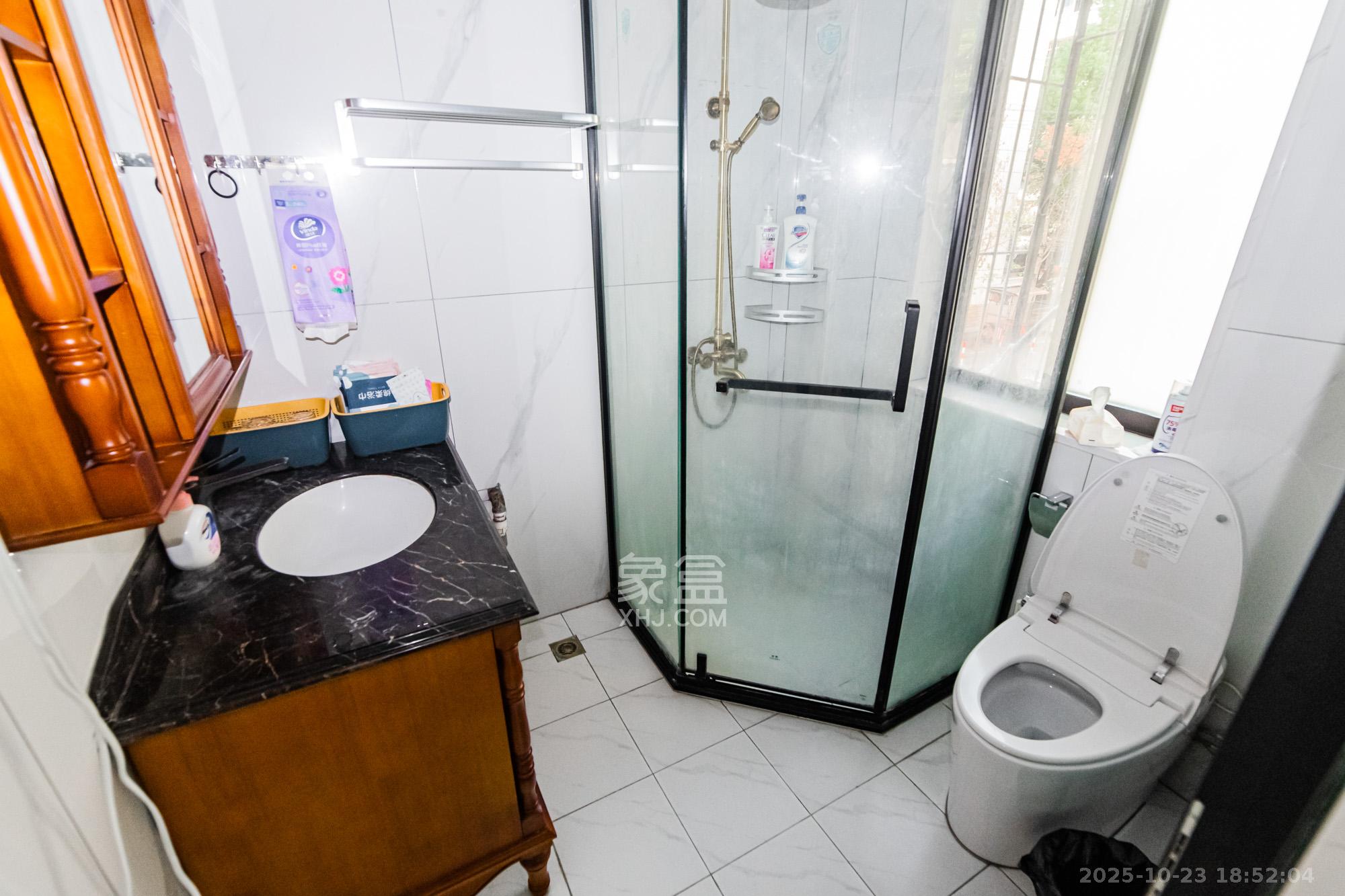 陈家湖小区  1室0厅0卫    88.0万卫生间