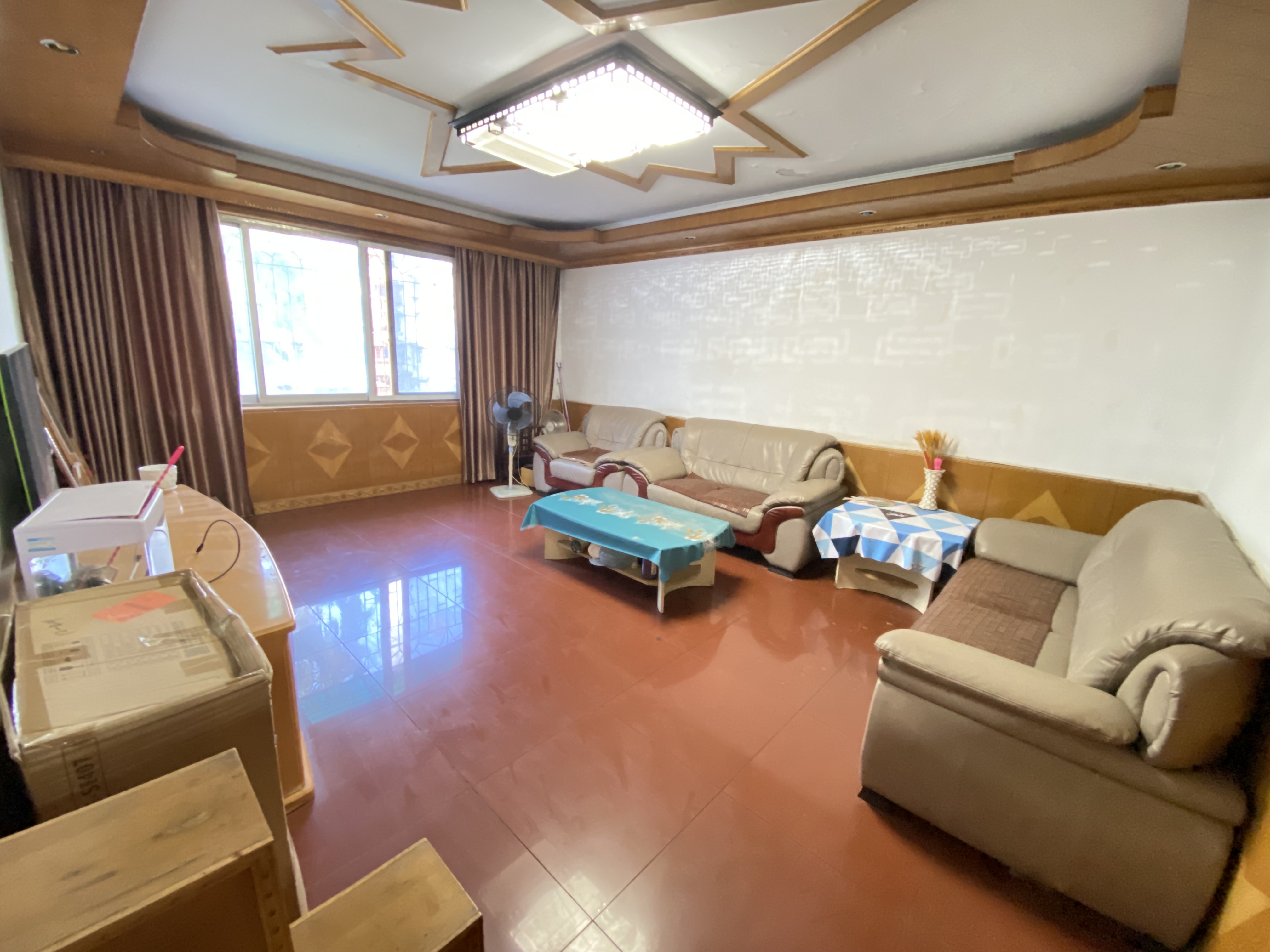 鸿园小区  3室2厅1卫    2700.0元/月 鸿园小区  3室2厅1卫    2700.0元/月户型图