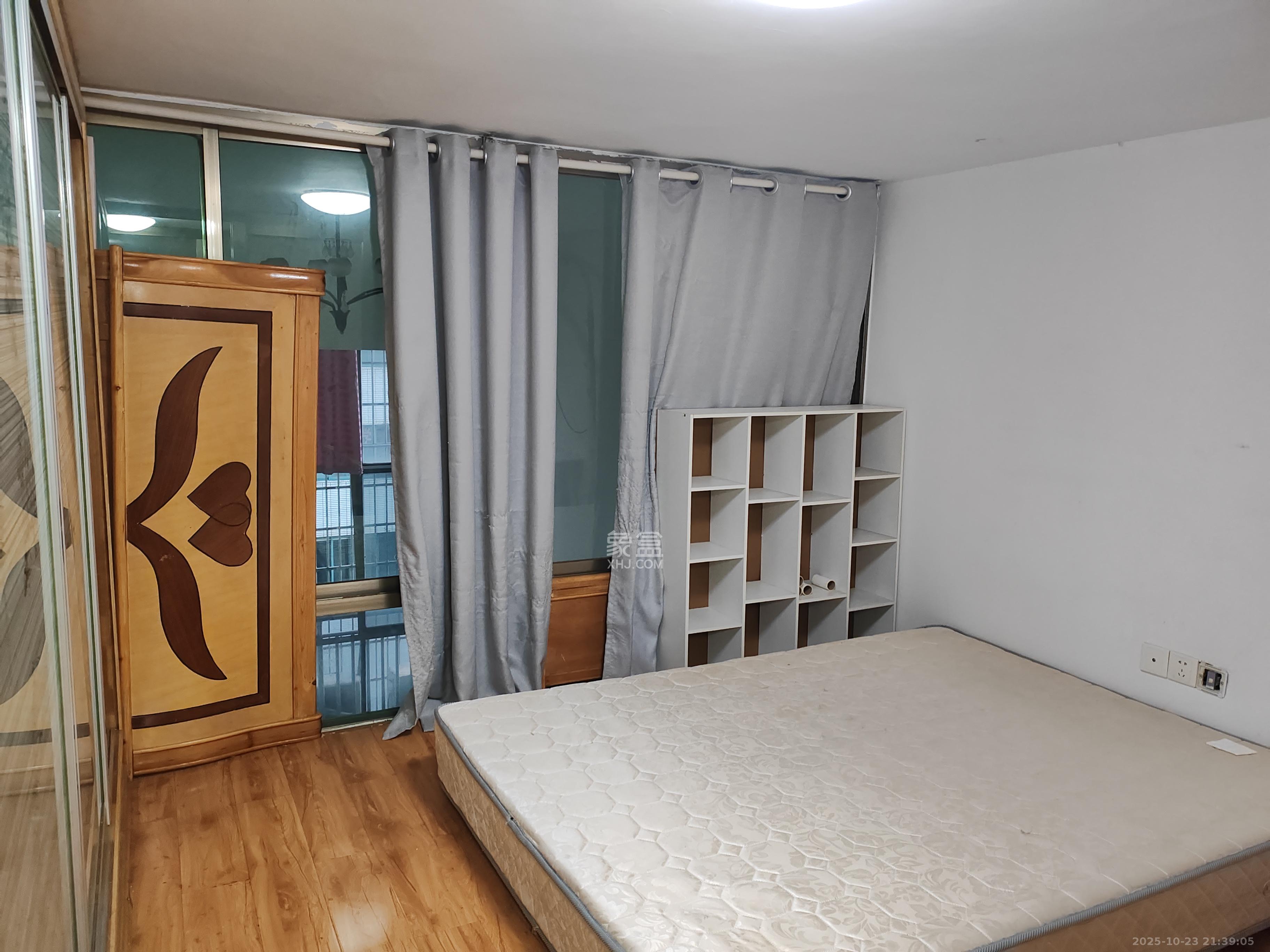 QQ生活馆  2室1厅1卫    2200.0元/月室内图