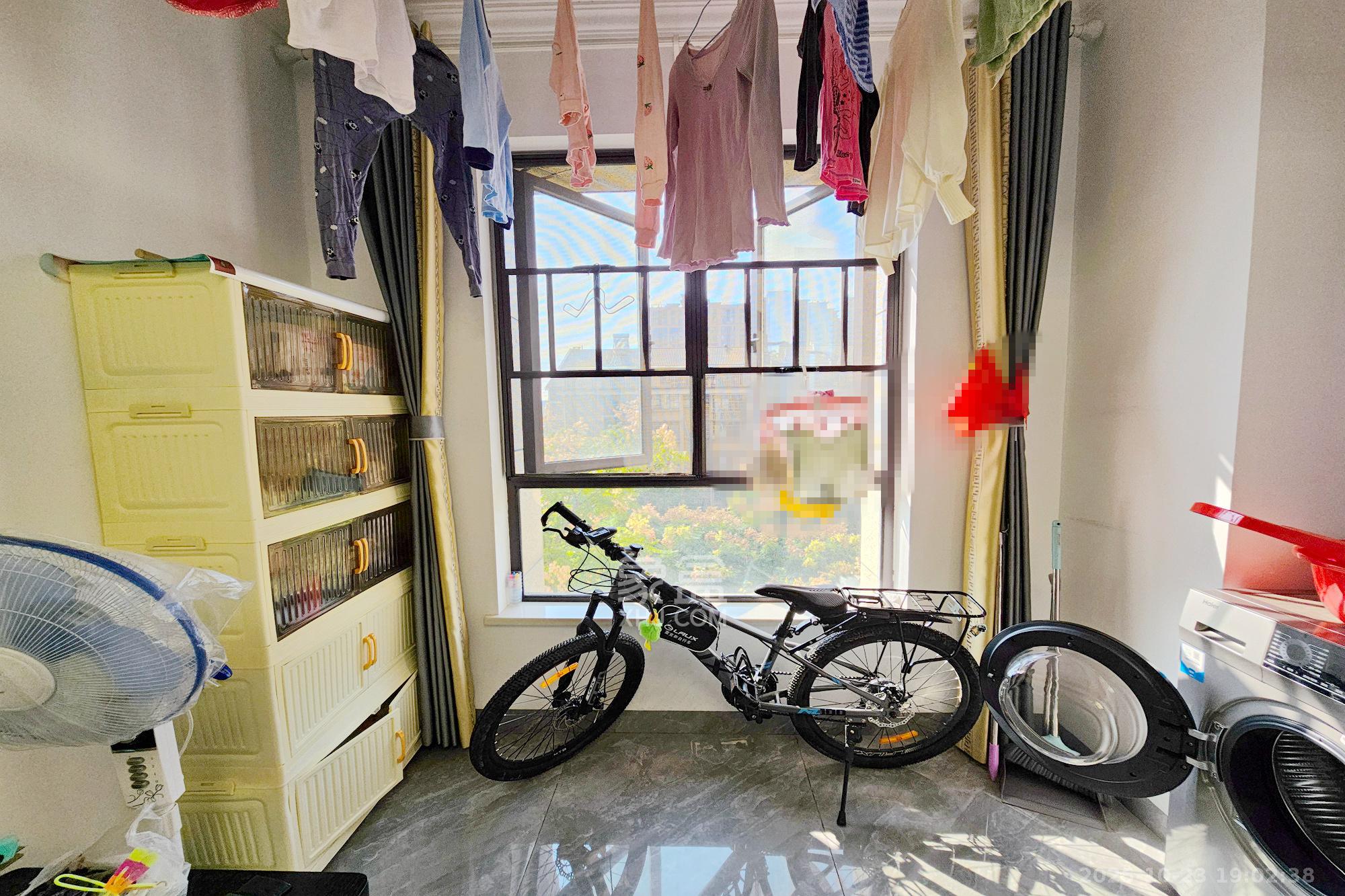 阳光城尚东湾青云苑 1室2厅1卫 84.98万 阳光城尚东湾青云苑 1室2厅1卫 84.98万其他