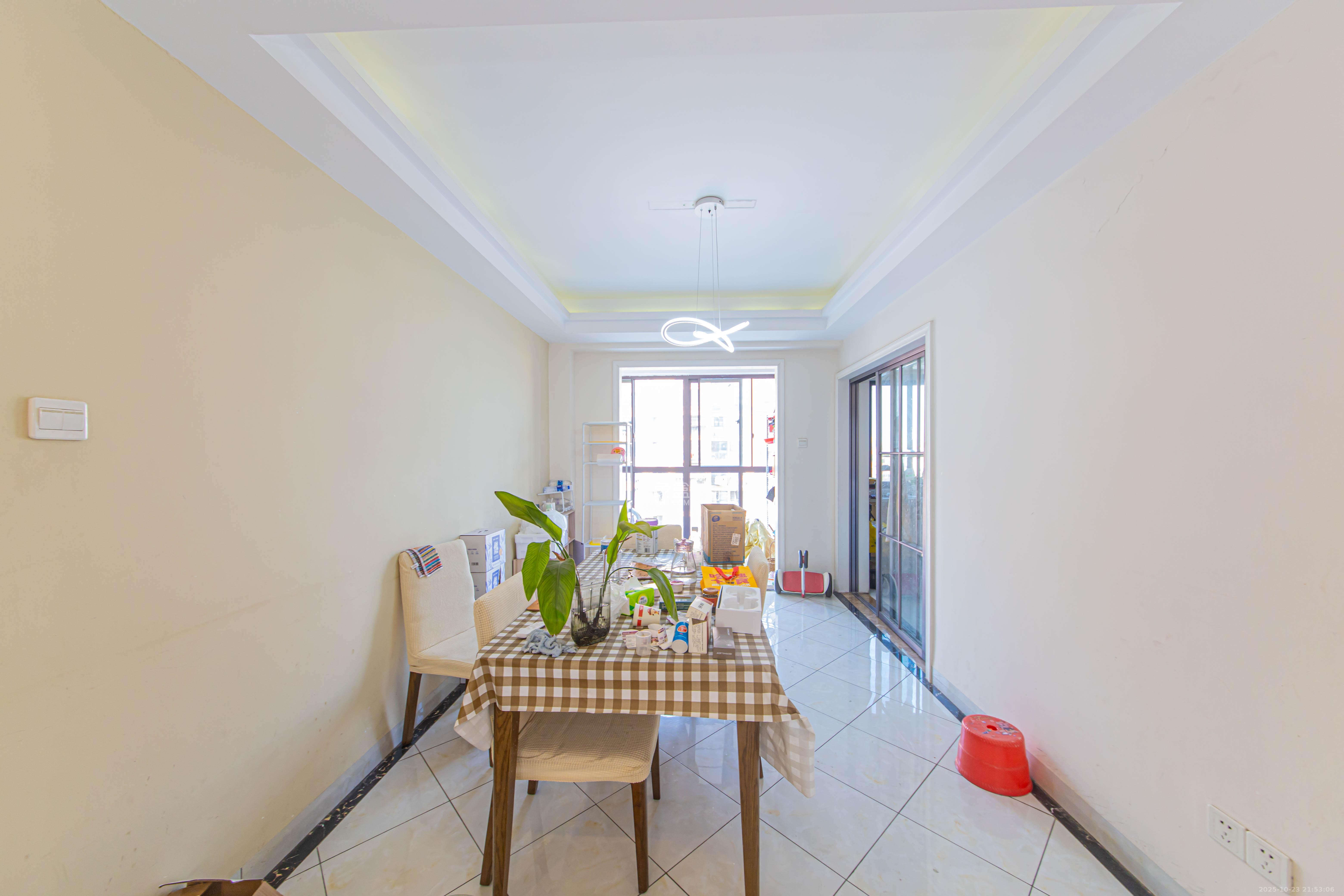 鑫远和城(一、二期)  4室2厅2卫    145.0万 鑫远和城(一、二期)  4室2厅2卫    145.0万客厅