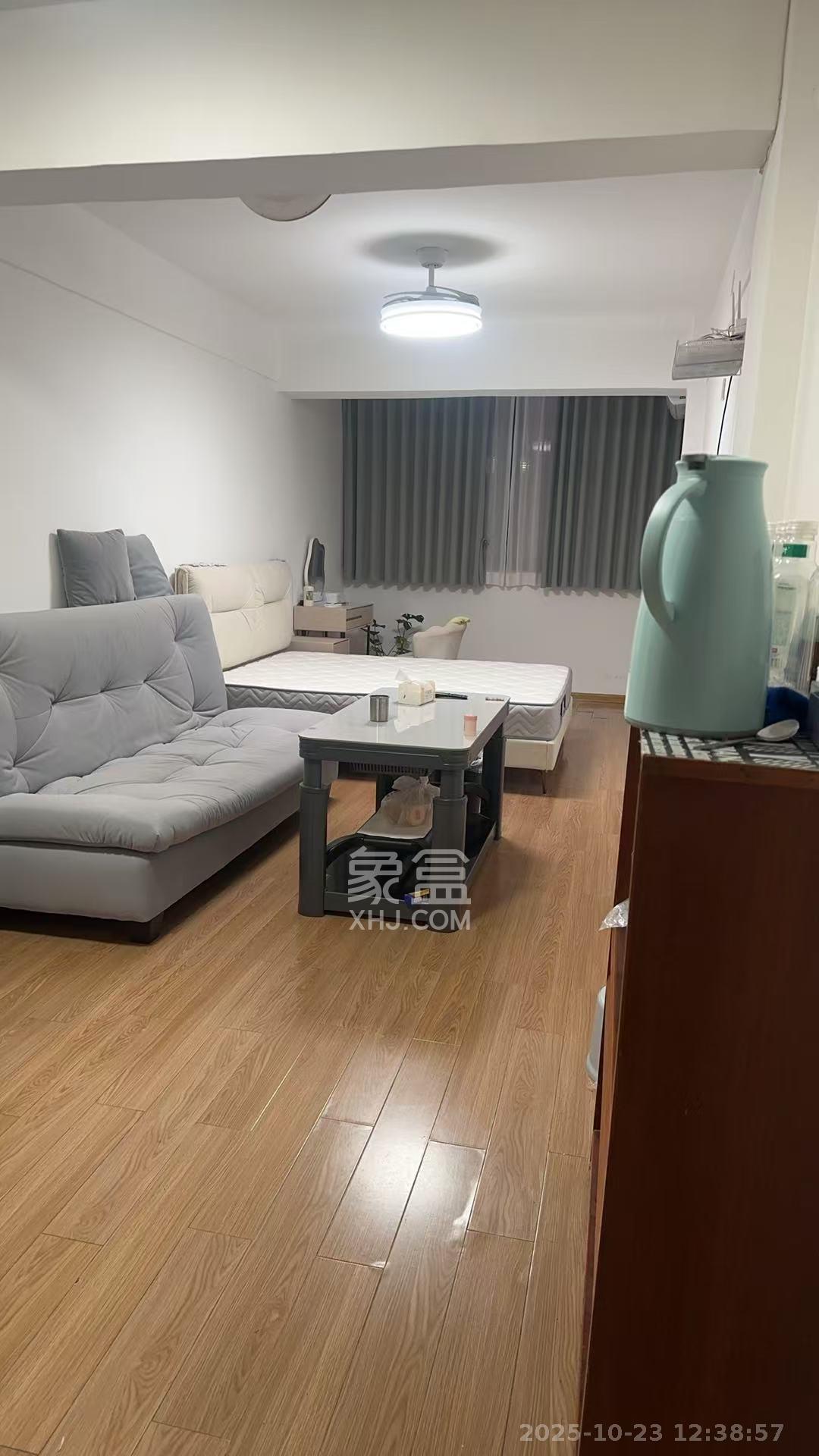 西牌楼社区 1室1厅1卫 1500.0元/月 西牌楼社区 1室1厅1卫 1500.0元/月室内图