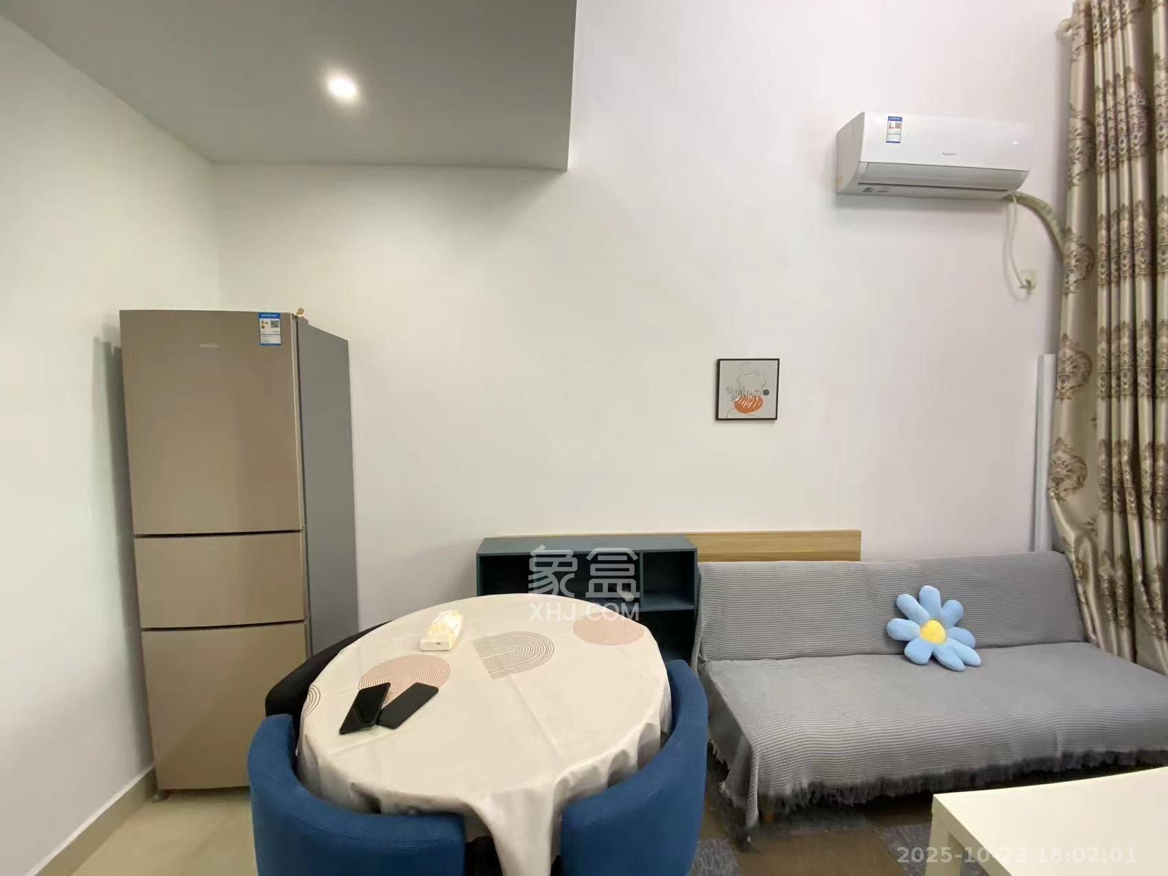 米兰春天  1室1厅1卫    1300.0元/月 米兰春天  1室1厅1卫    1300.0元/月室内图