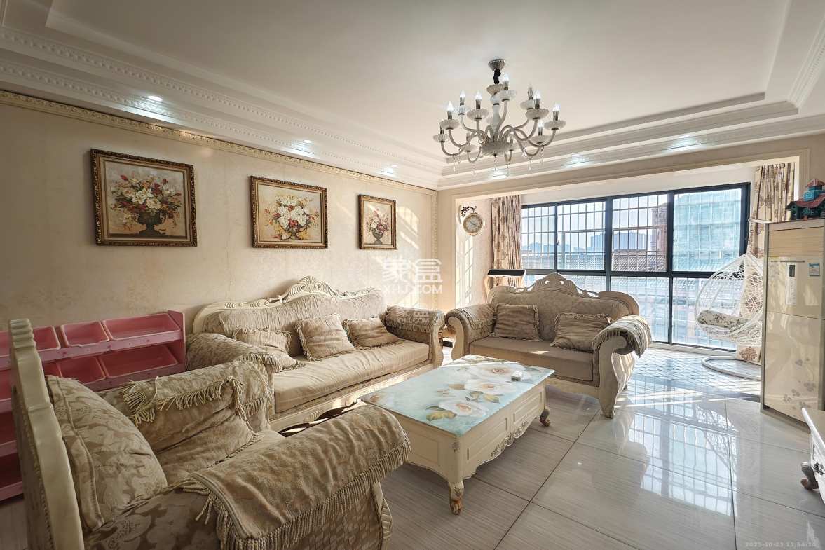 山水湾 3室2厅2卫 2300.0元/月 山水湾 3室2厅2卫 2300.0元/月室内图