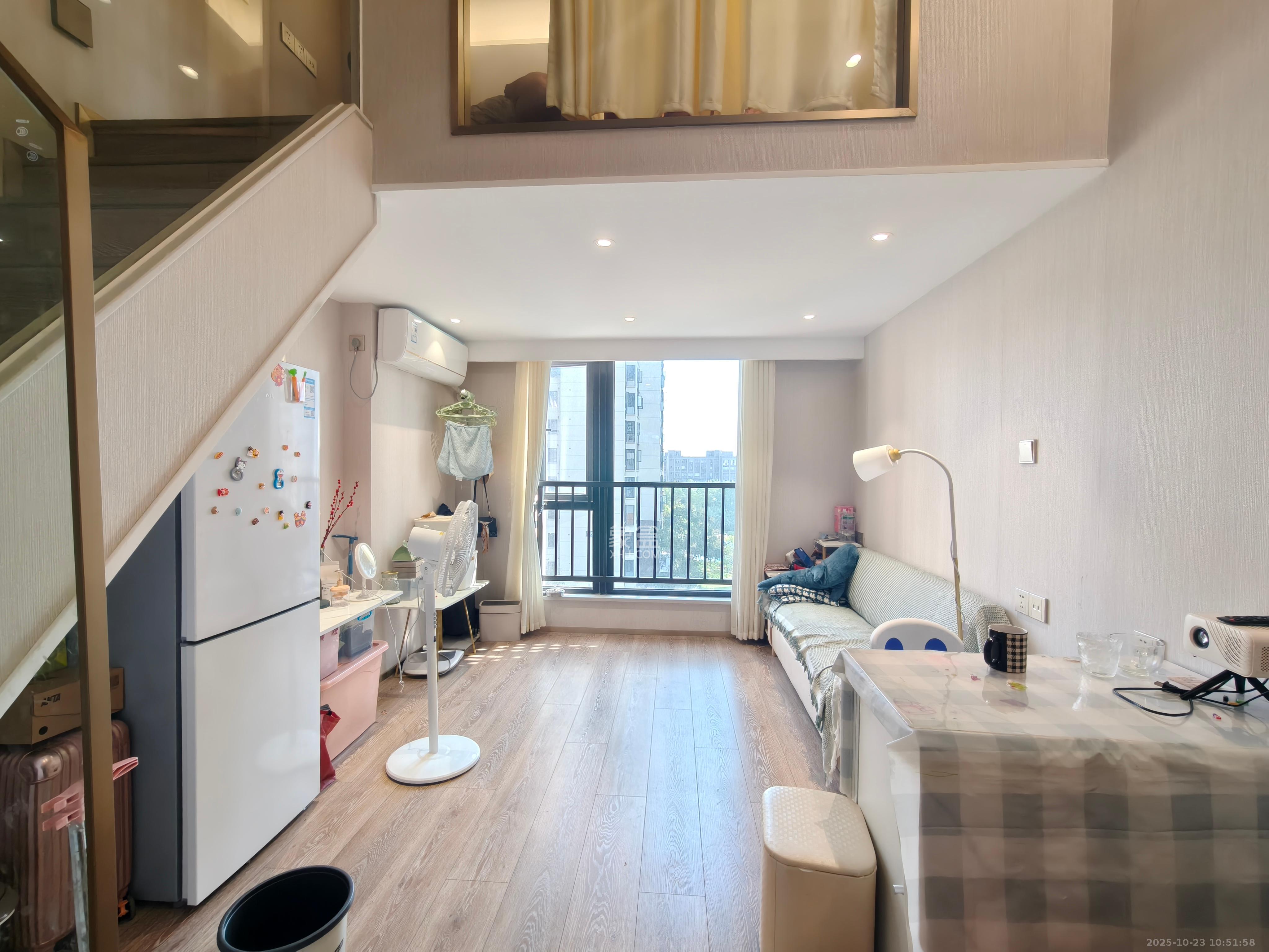 华远海蓝郡  2室2厅1卫    1300.0元/月