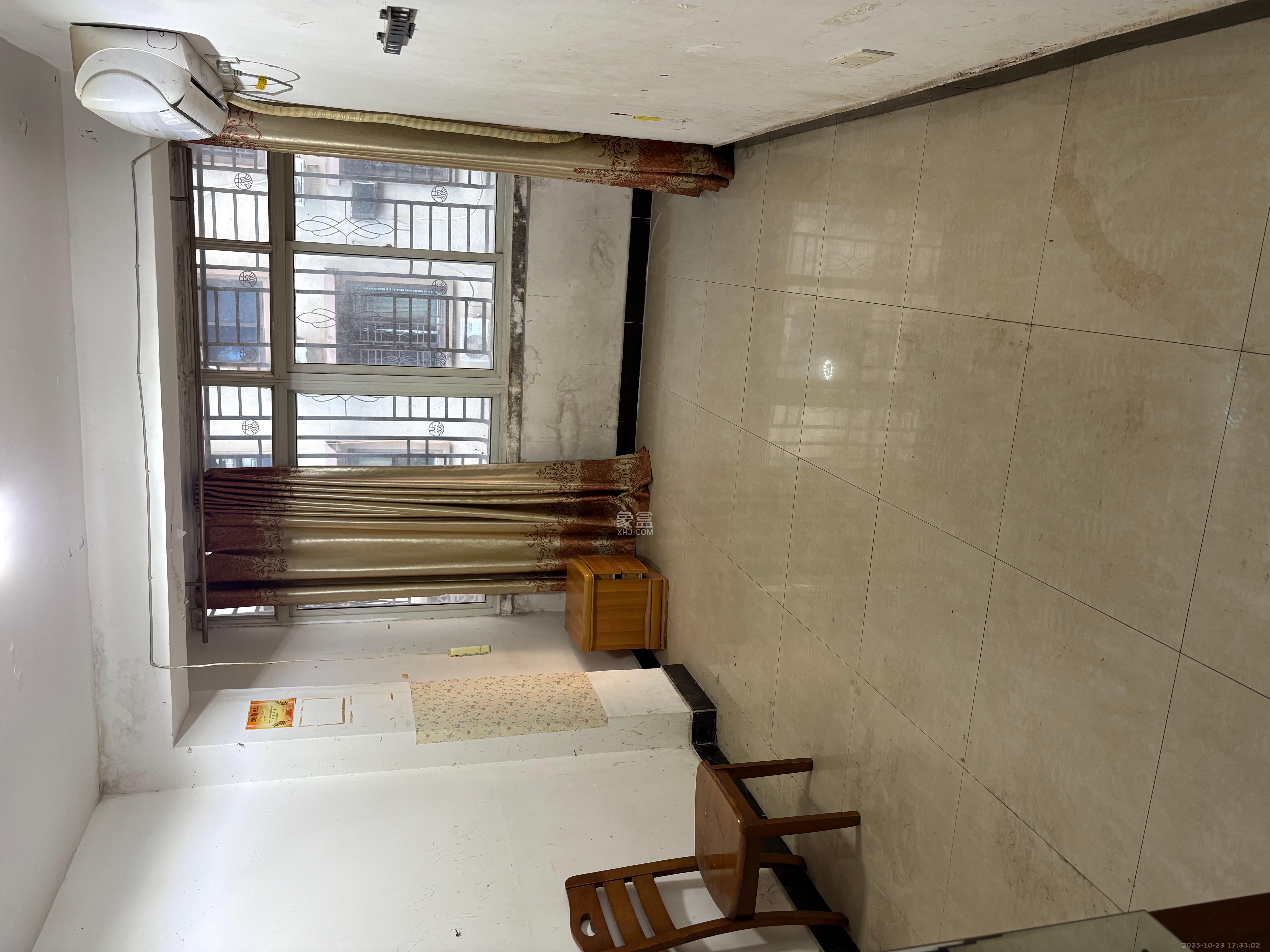 燕山街社区  3室1厅1卫    1600.0元/月