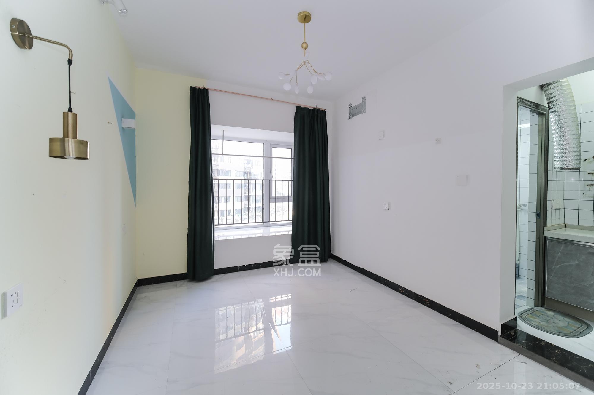 保利香槟国际  4室2厅2卫    108.0万 保利香槟国际  4室2厅2卫    108.0万卧室