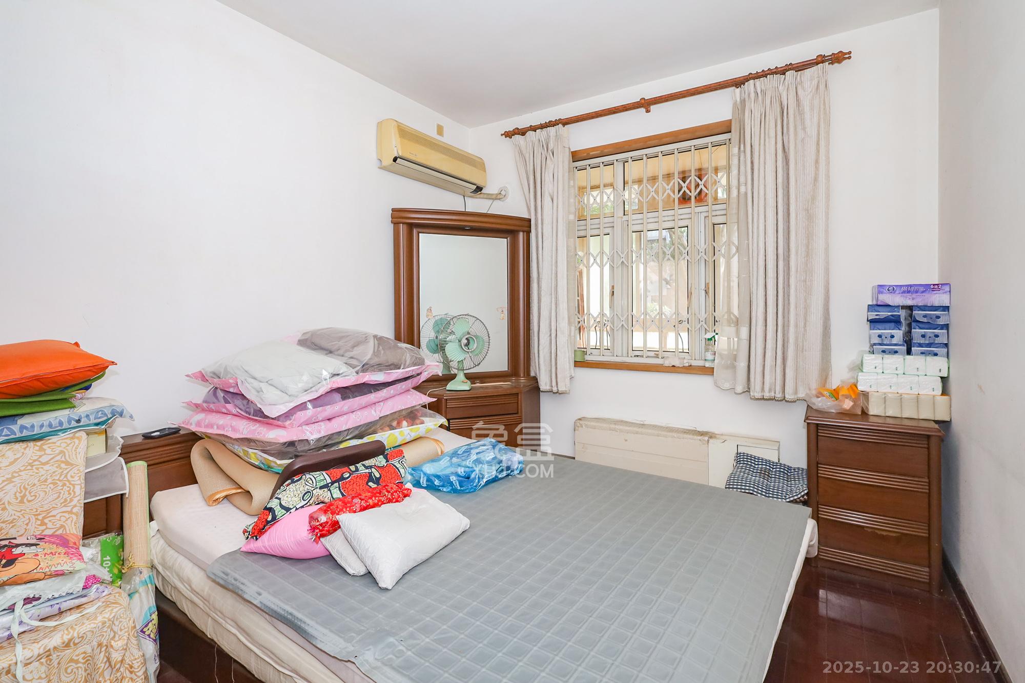 八方小区A区  4室2厅2卫    509.0万 八方小区A区  4室2厅2卫    509.0万卧室