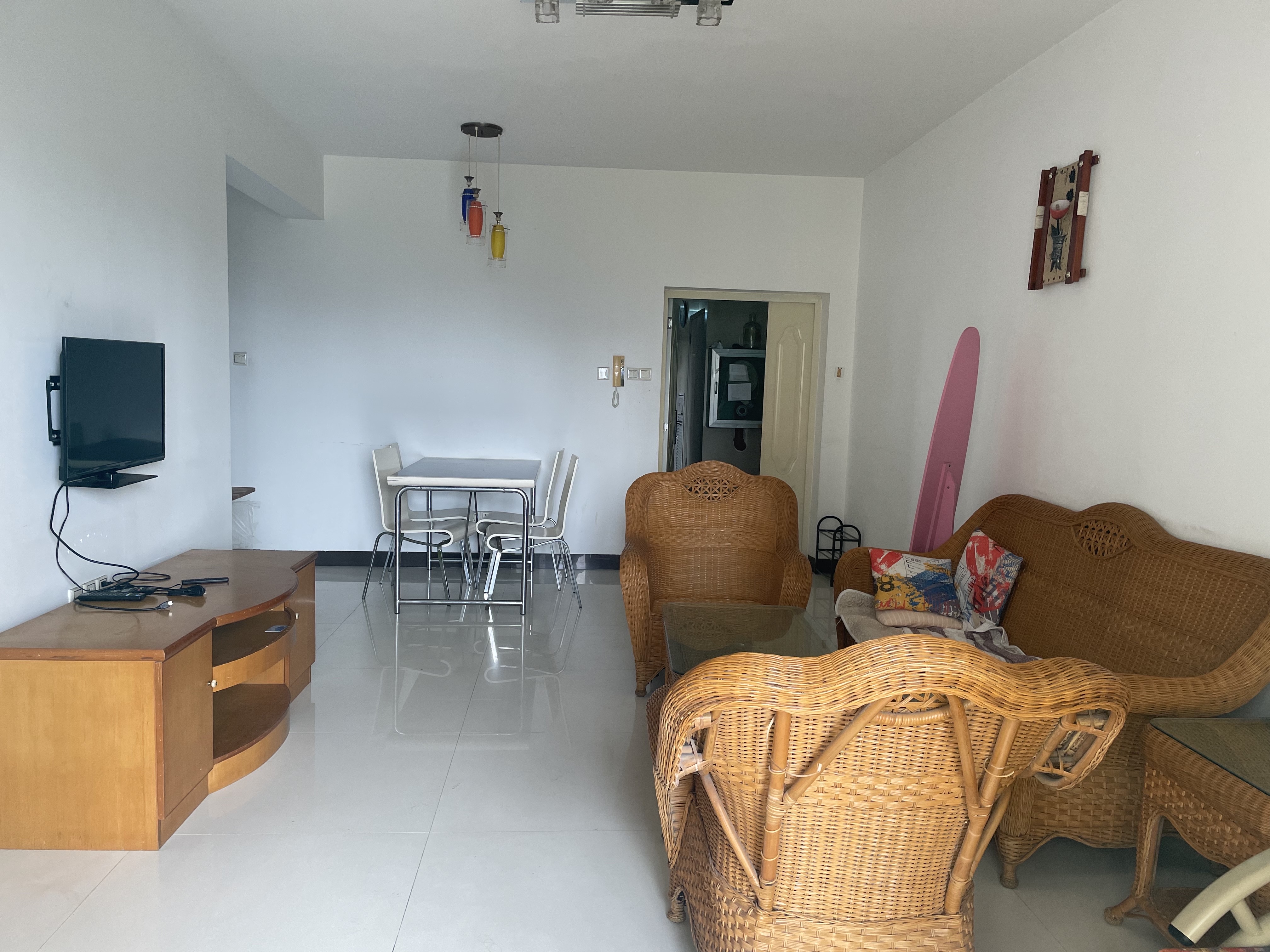 金外滩 2室1厅1卫 120.0万 金外滩 2室1厅1卫 120.0万客厅