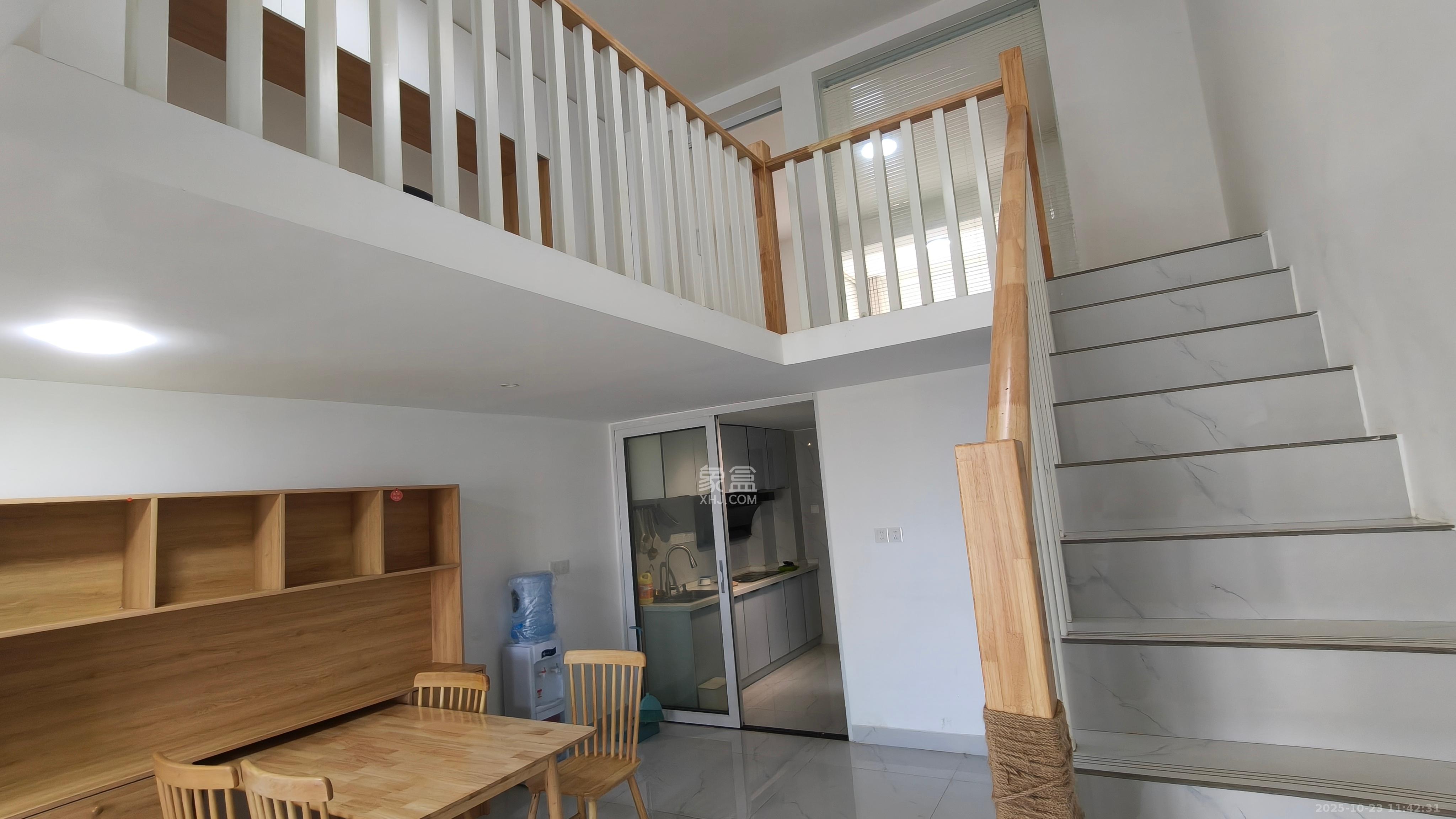 雅居乐新地  2室1厅1卫    1800.0元/月室内图