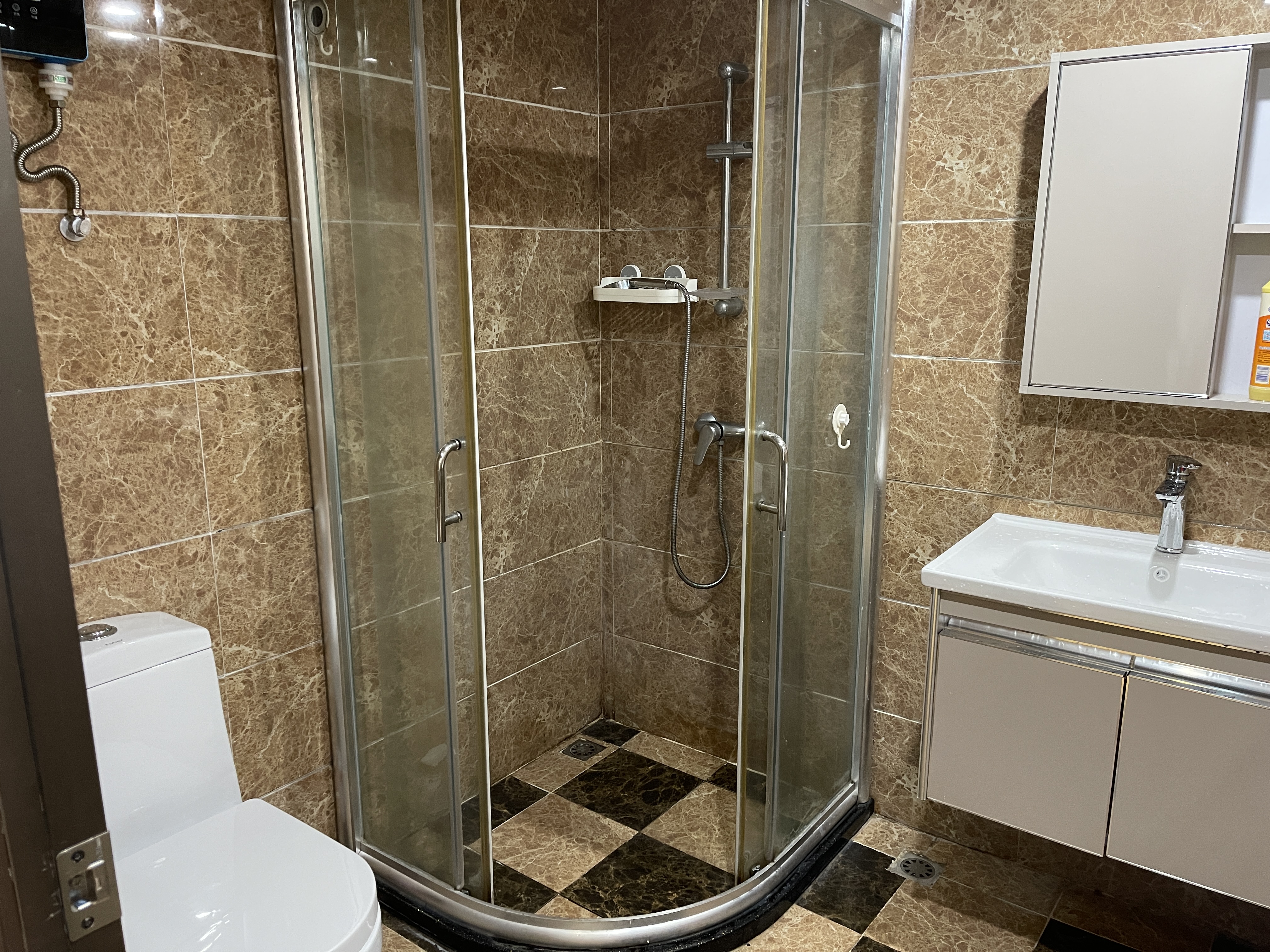 正大豪庭  1室1厅1卫    1800.0元/月室内图