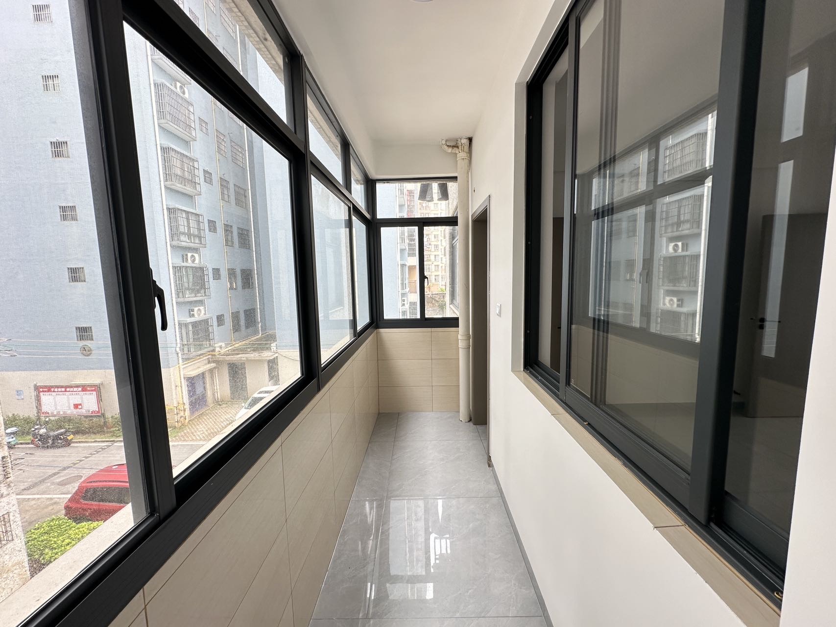 琼建加工厂宿舍(高登西街) 3室2厅2卫 100.0万 琼建加工厂宿舍(高登西街) 3室2厅2卫 100.0万客厅