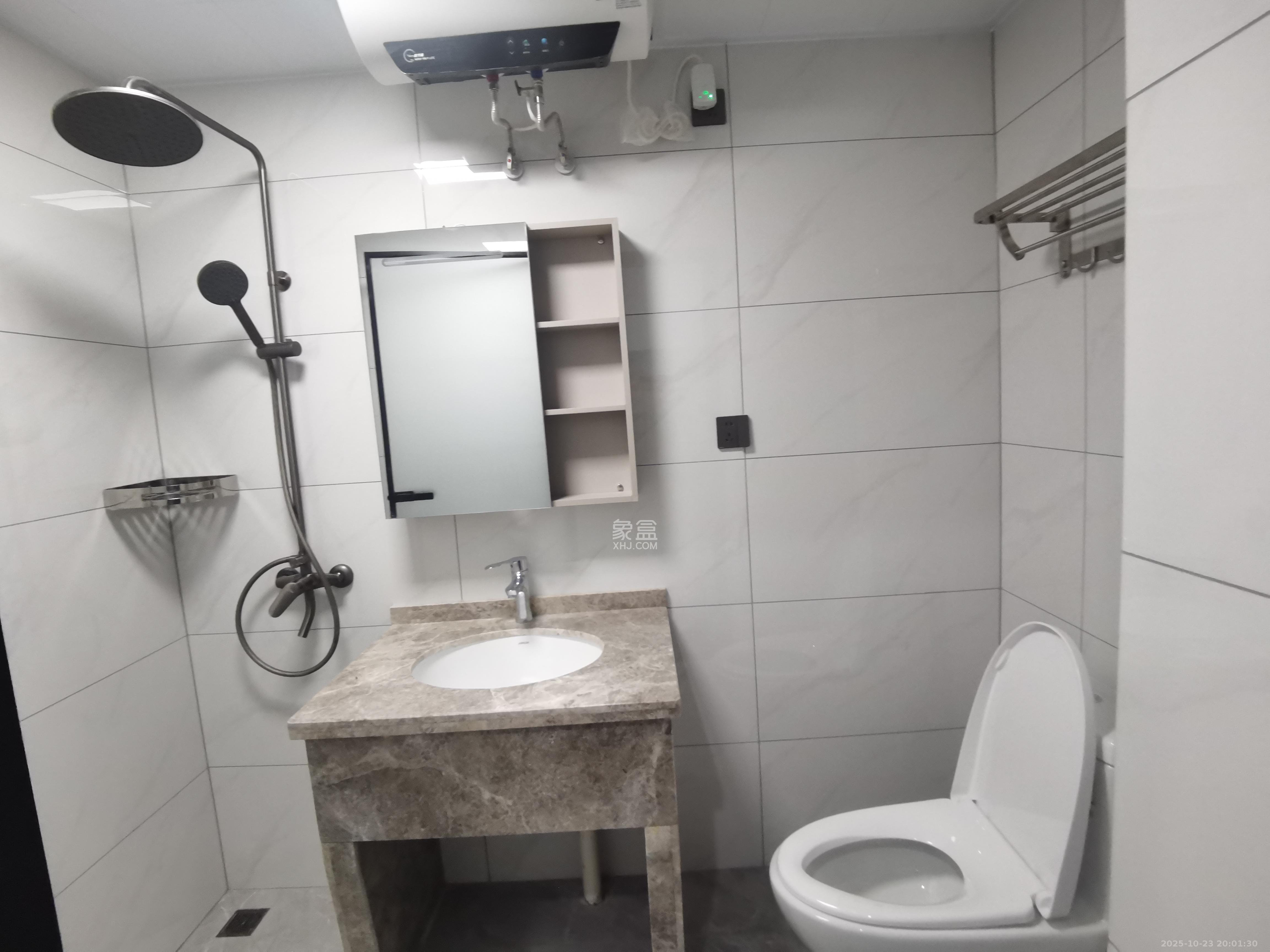 华润置地中心  1室1厅1卫    1800.0元/月室内图