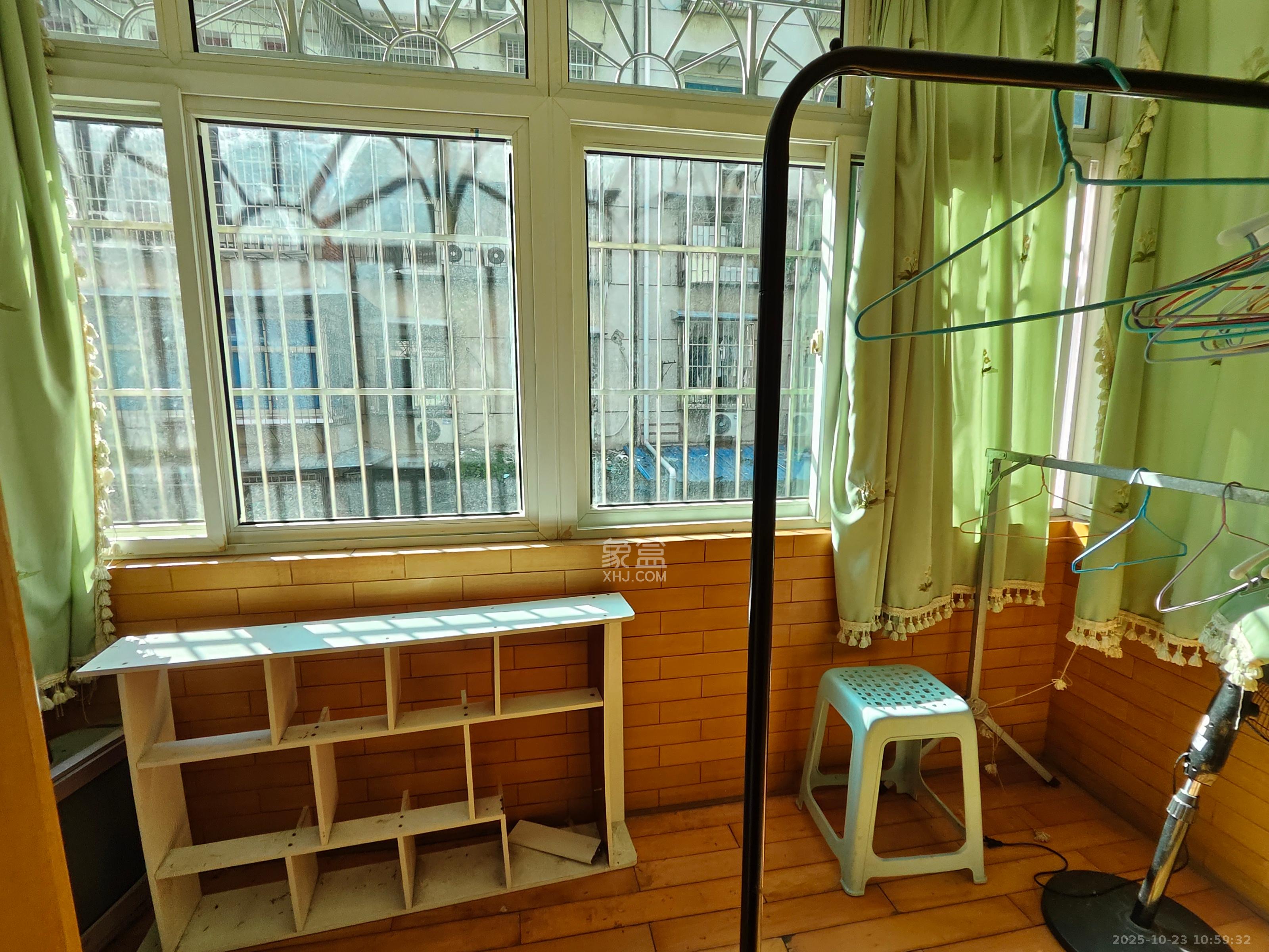 砂子塘社区  2室1厅1卫    1600.0元/月室内图