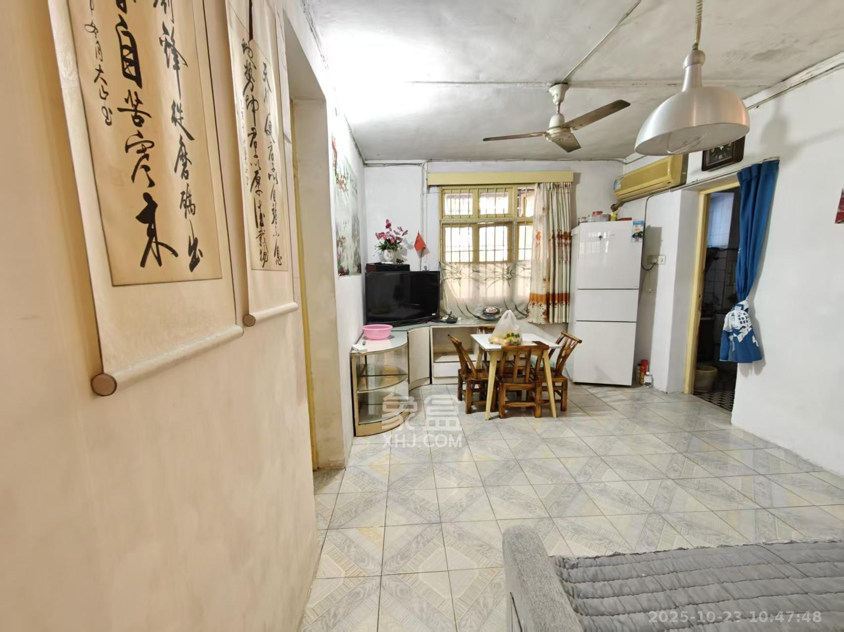 长沙市第二汽修制厂宿舍  2室1厅1卫    1200.0元/月 长沙市第二汽修制厂宿舍  2室1厅1卫    1200.0元/月