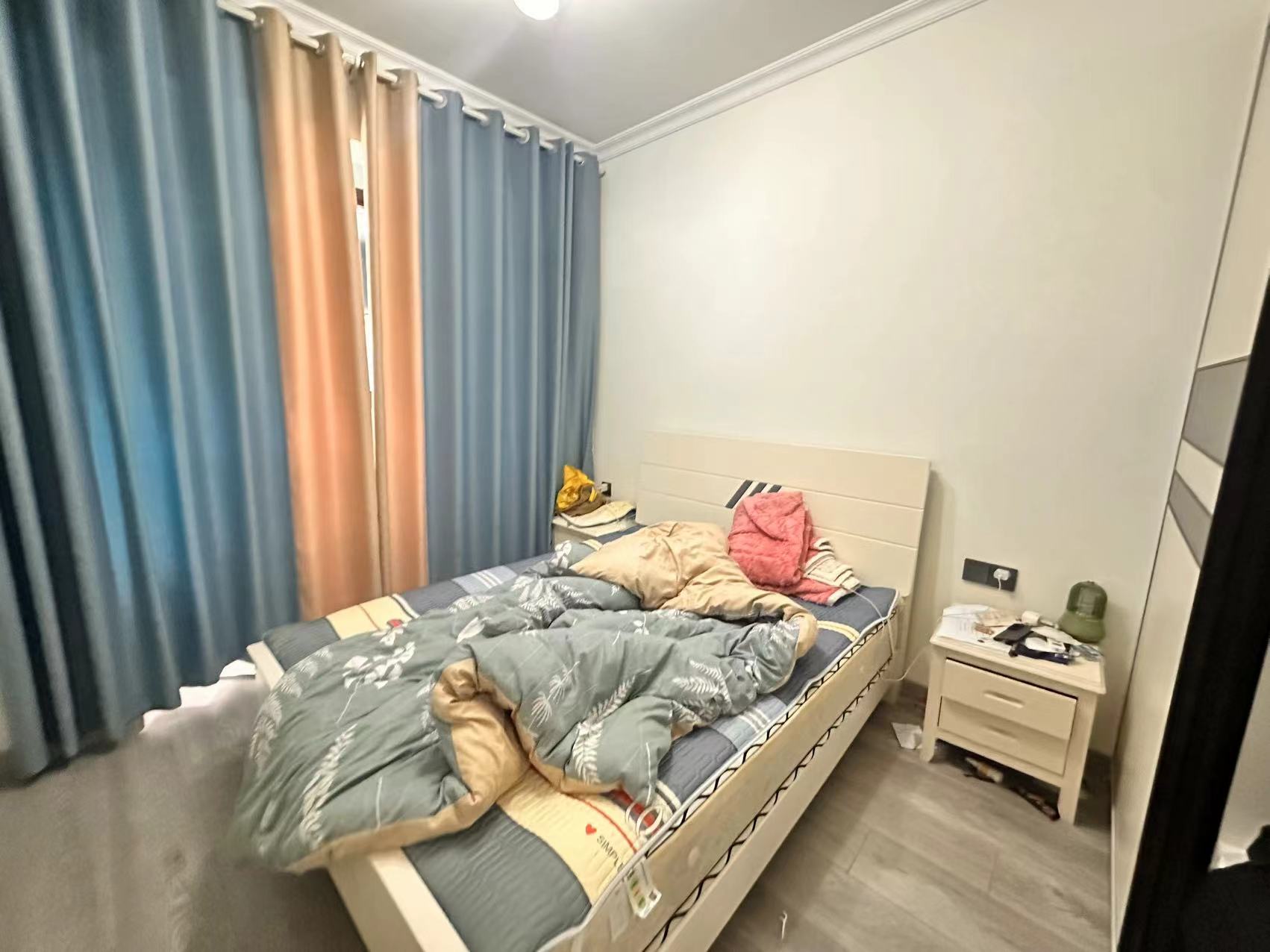 万恒白金汉宫  3室2厅2卫    2500.0元/月室内图