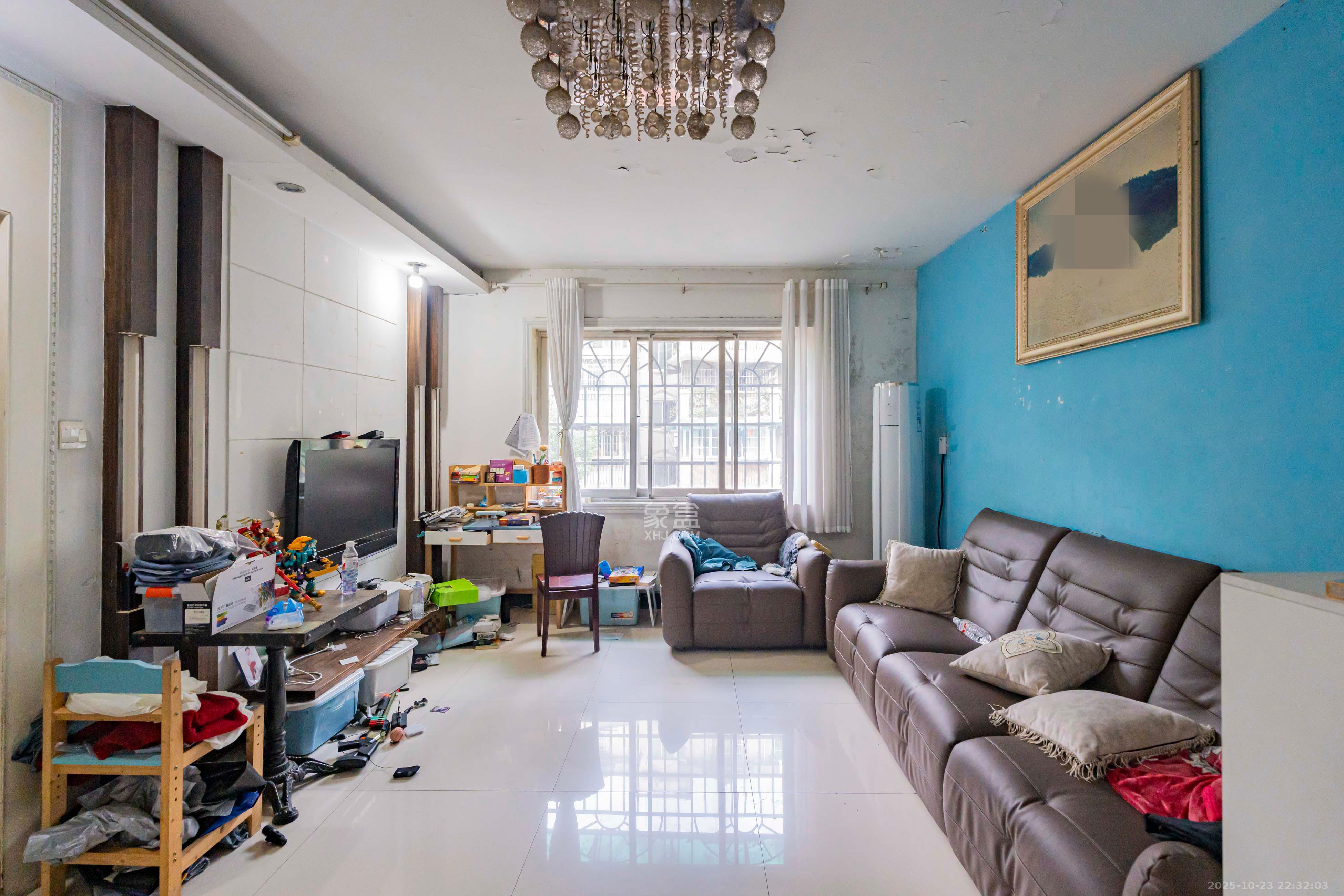 金帆小区  3室2厅1卫    65.0万 金帆小区  3室2厅1卫    65.0万客厅