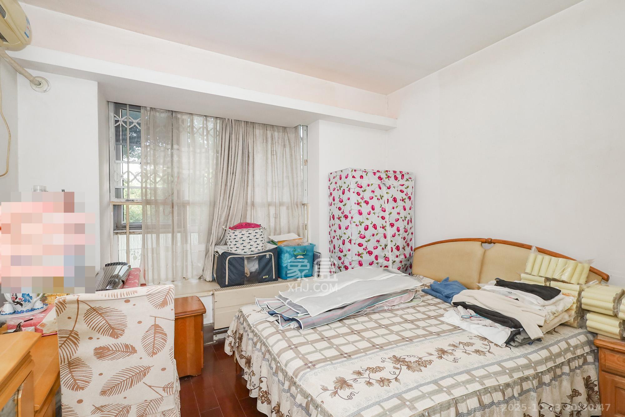 八方小区A区  4室2厅2卫    509.0万 八方小区A区  4室2厅2卫    509.0万卧室