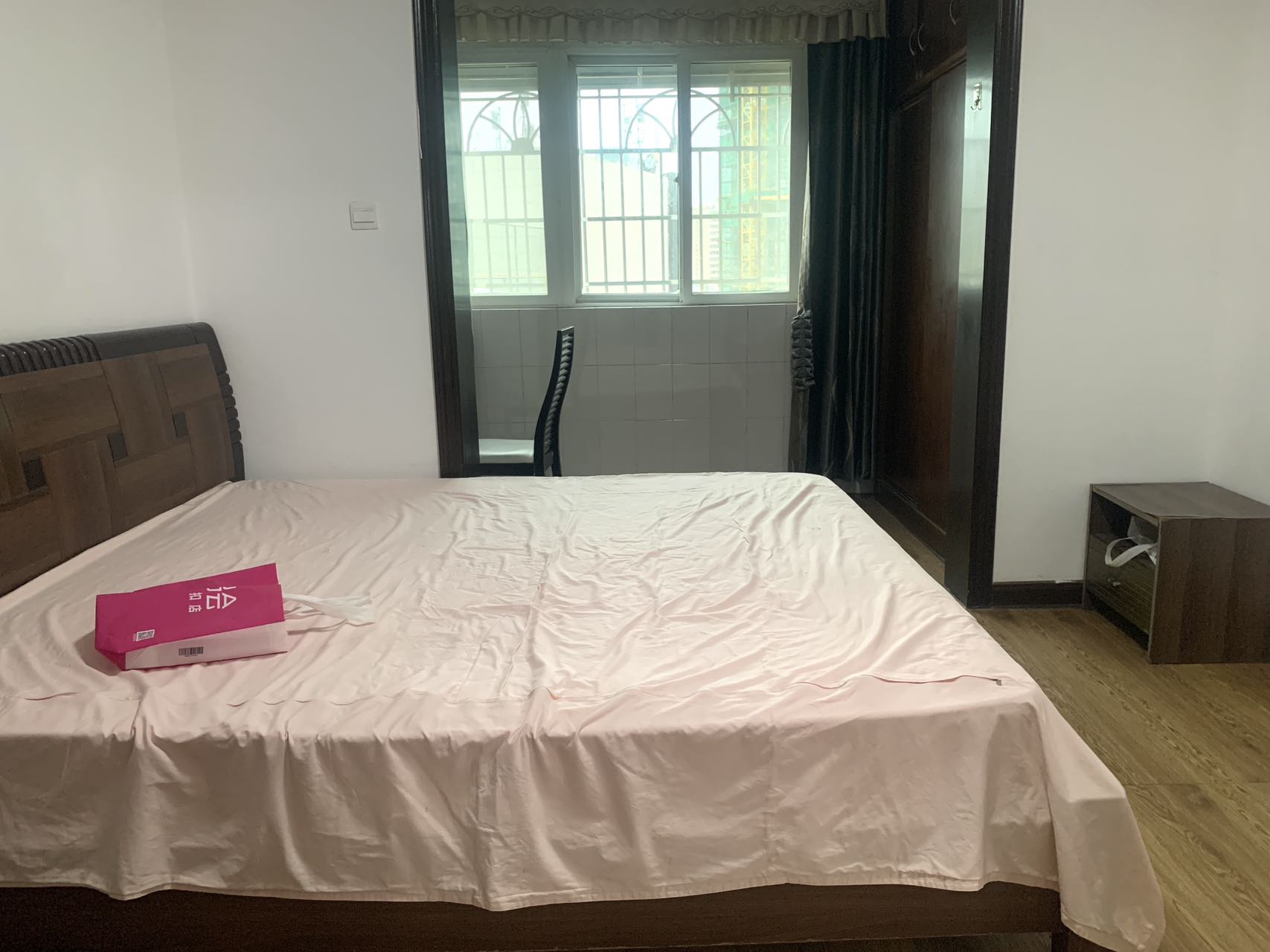 民贸花园  3室2厅2卫    115.0万客厅