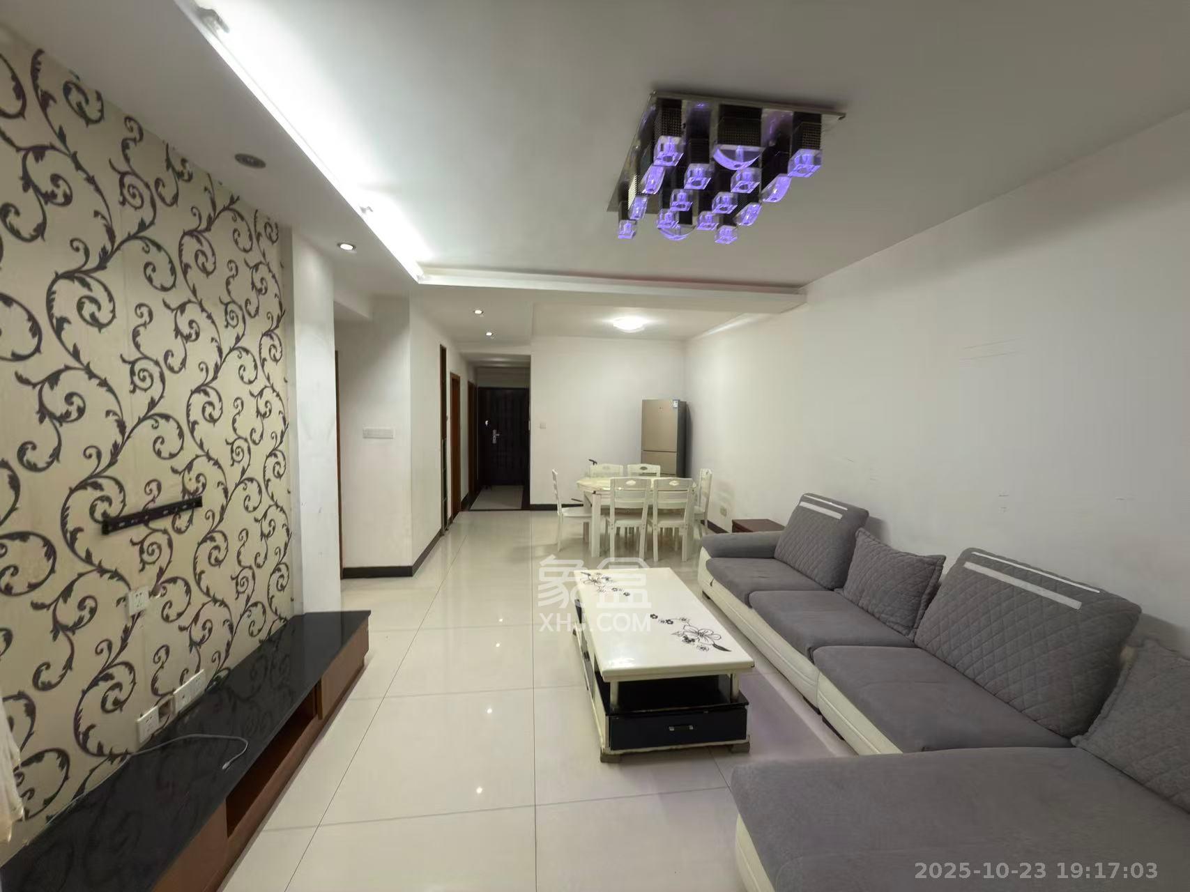 锦湘国际星城三期(锦绣苑)  2室2厅1卫    2300.0元/月 锦湘国际星城三期(锦绣苑)  2室2厅1卫    2300.0元/月室内图